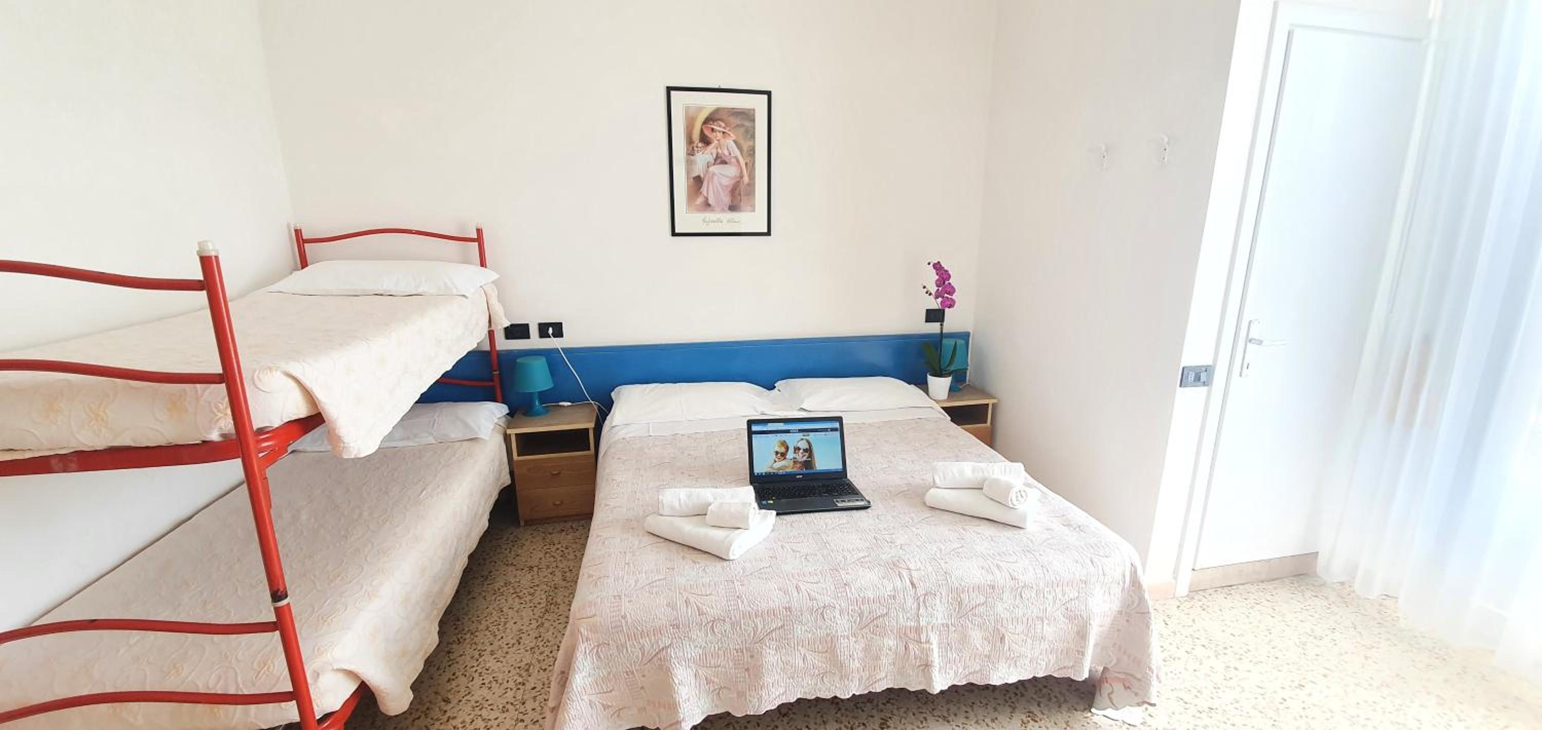 Quadruple Room with Sea View