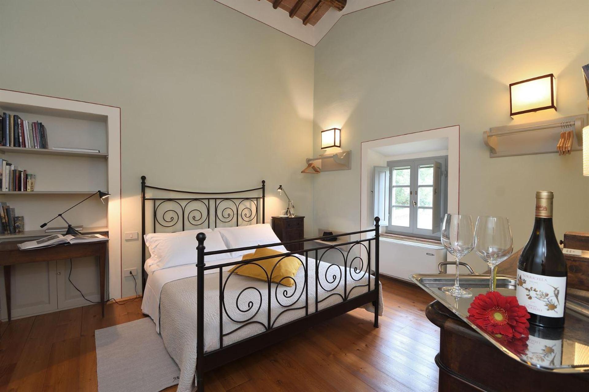 Six-Bedroom Villa  photo 2
