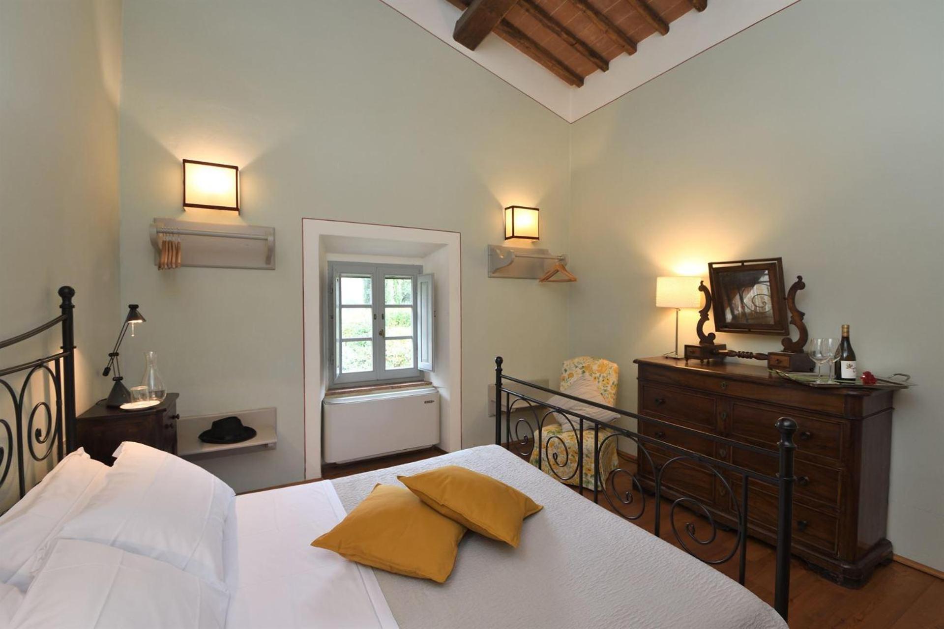 Six-Bedroom Villa  photo 3