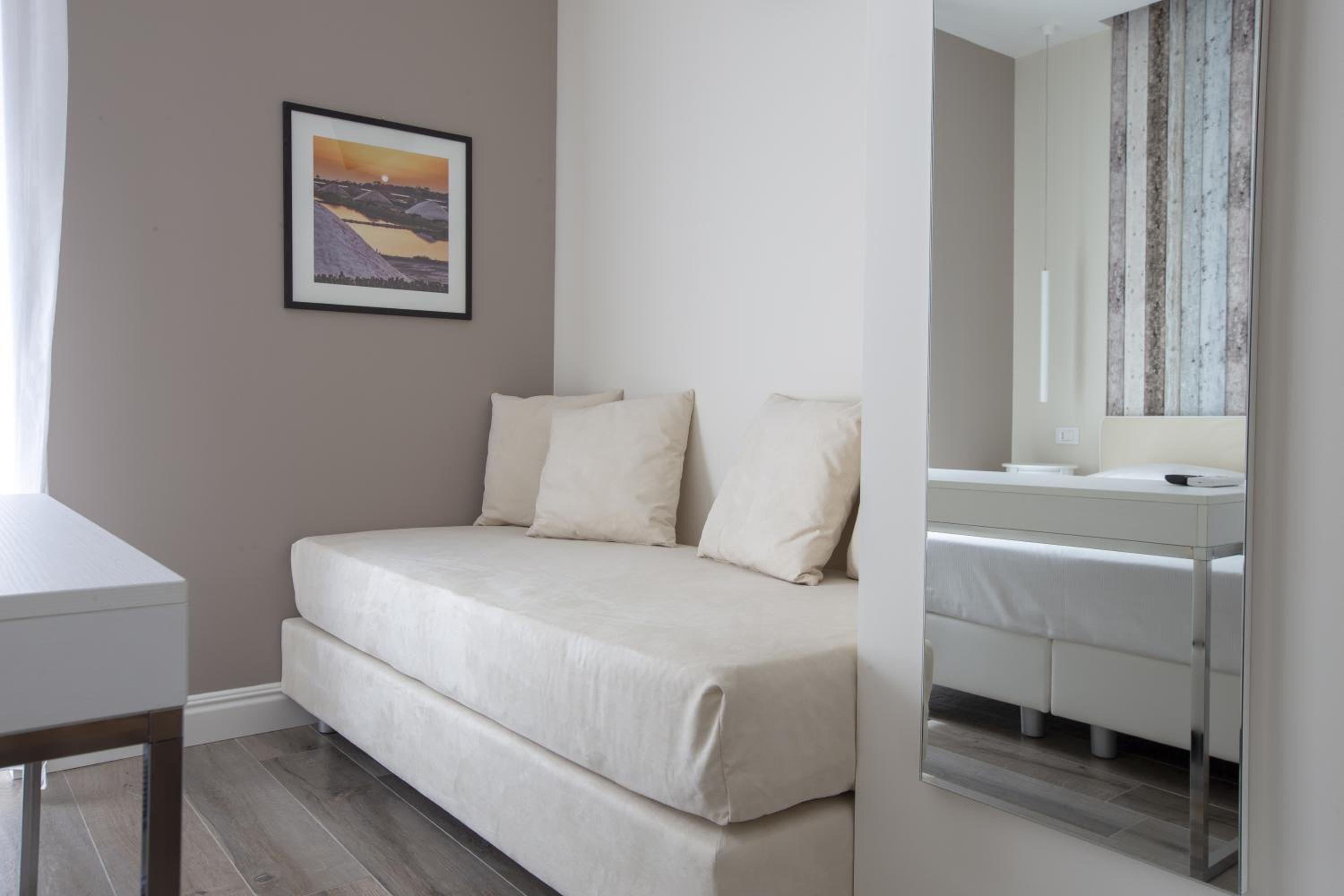Superior Triple Room photo 2