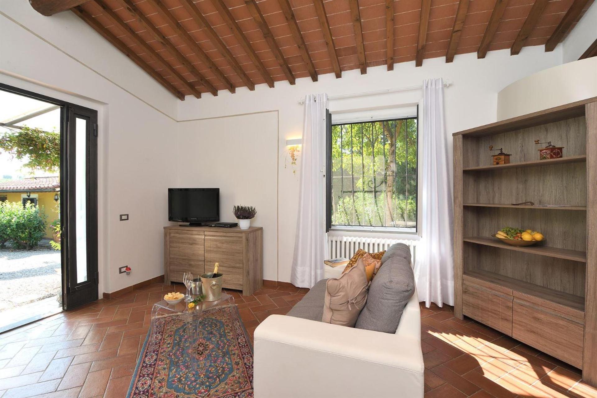 Five-Bedroom Villa photo 1