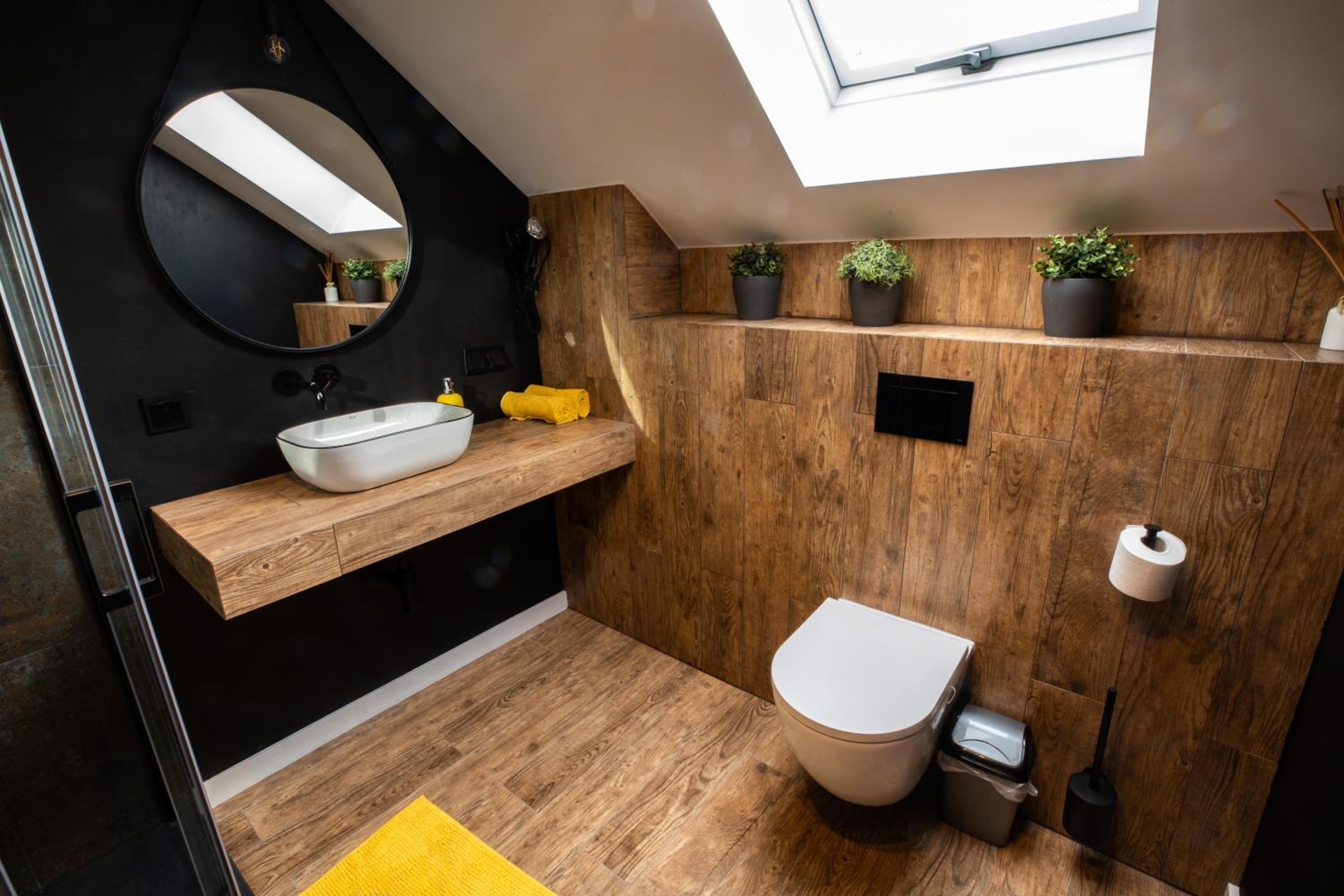 Quadruple Room with Balcony - Photo 5