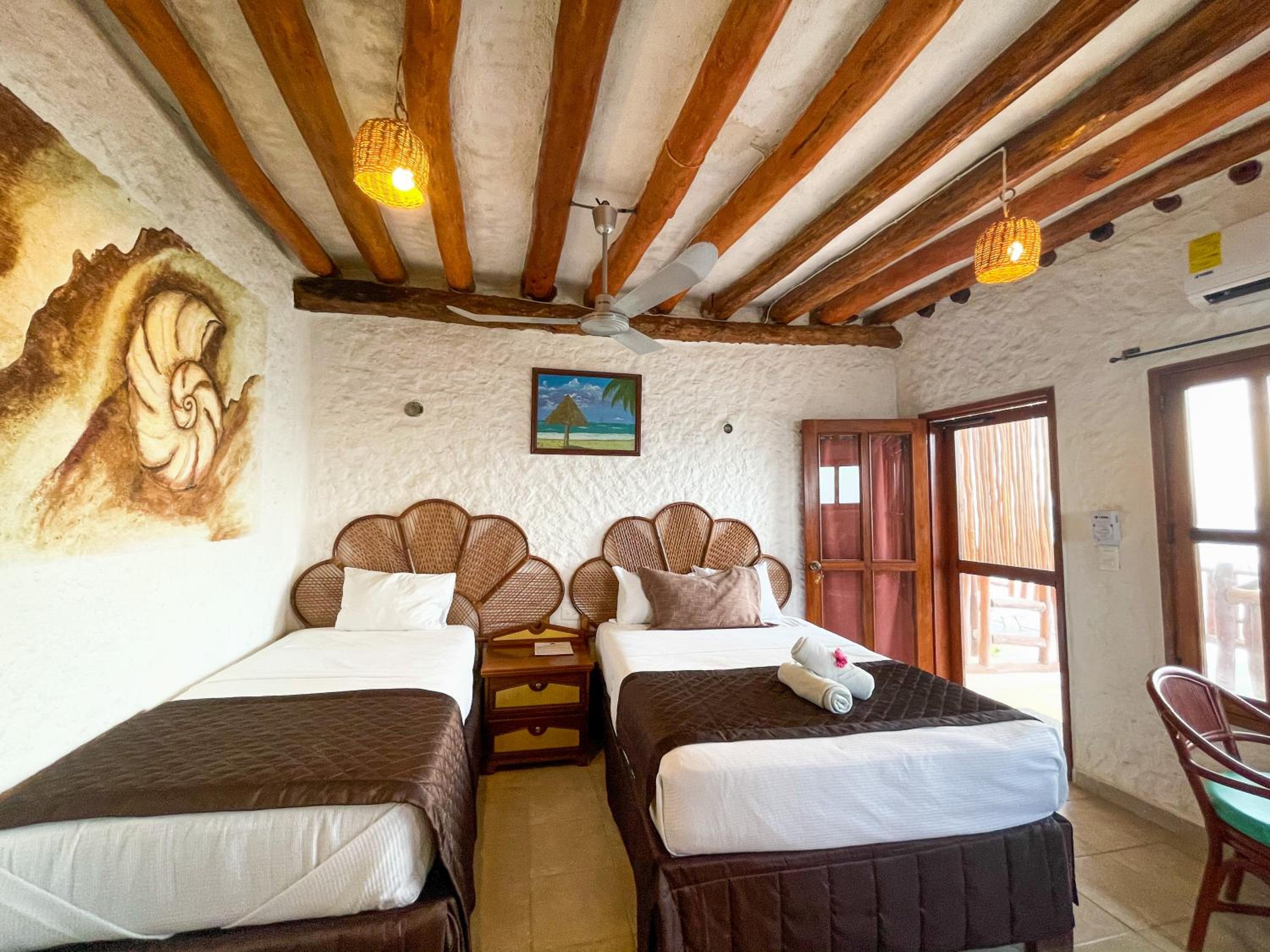 Quarto Duplo com Vista Parcial para o Mar