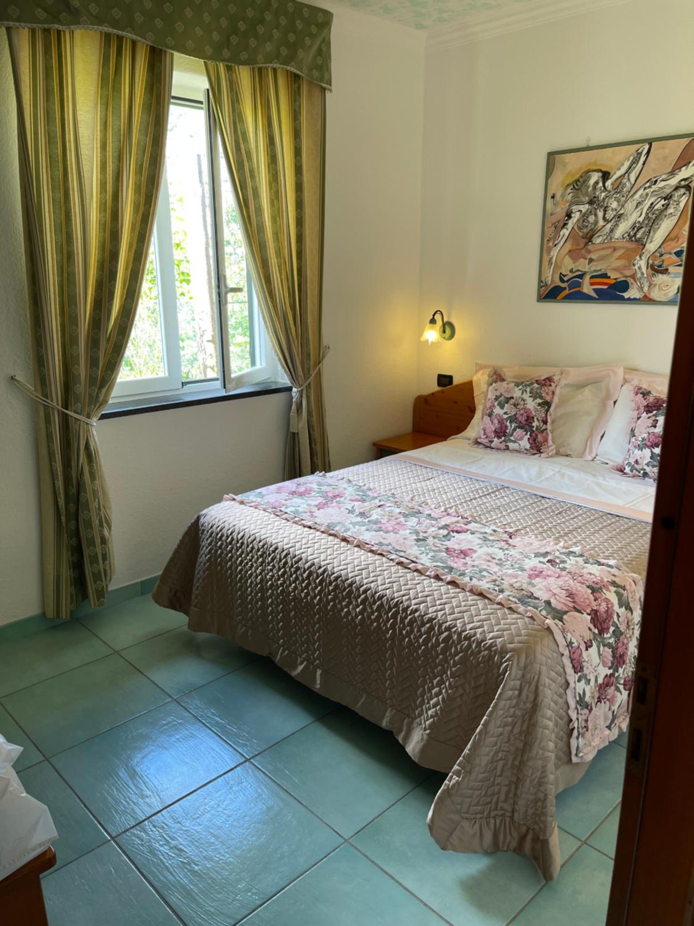 Apartment with Terrace - Photo 19