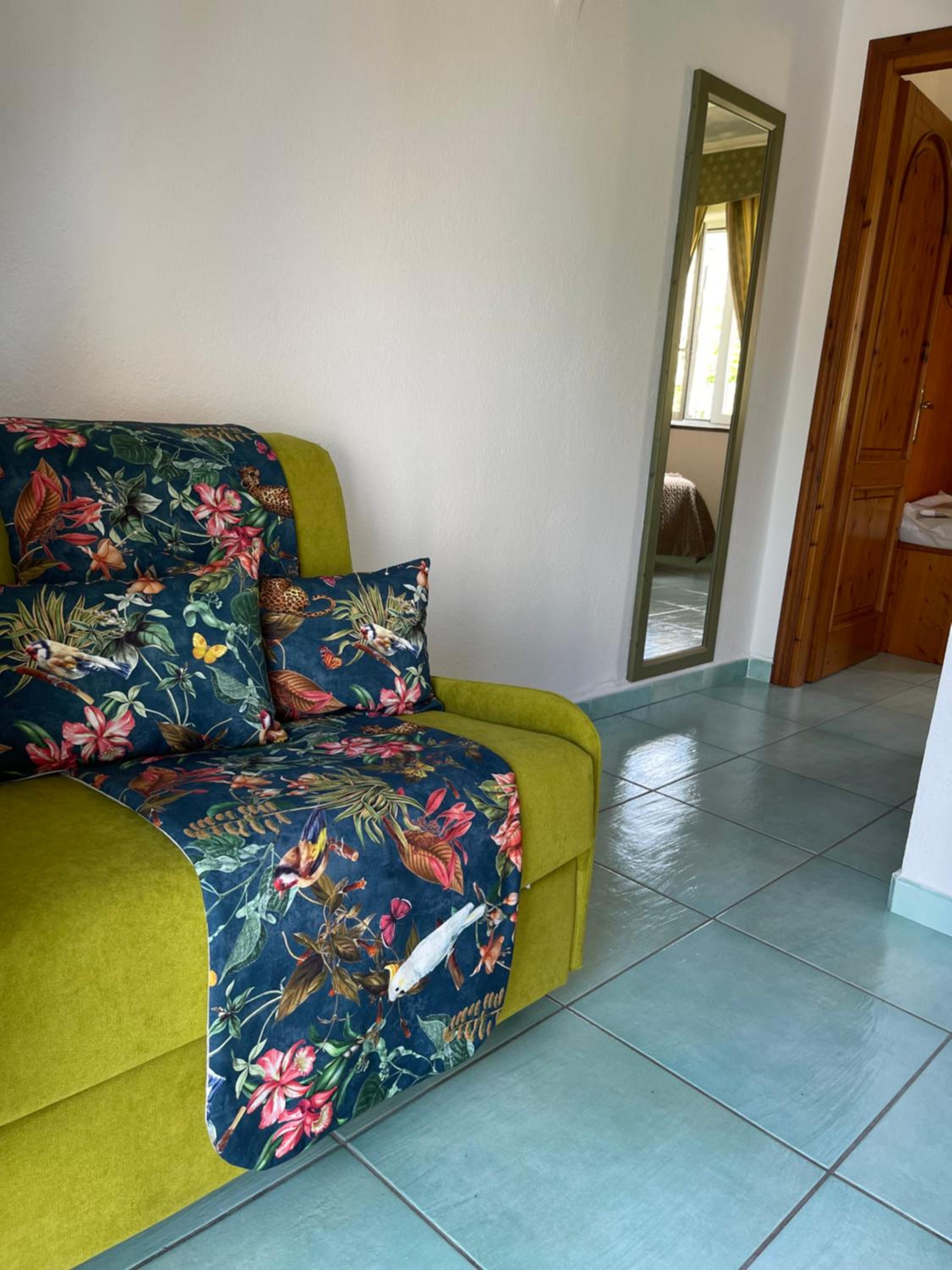 Apartment with Terrace - Photo 14
