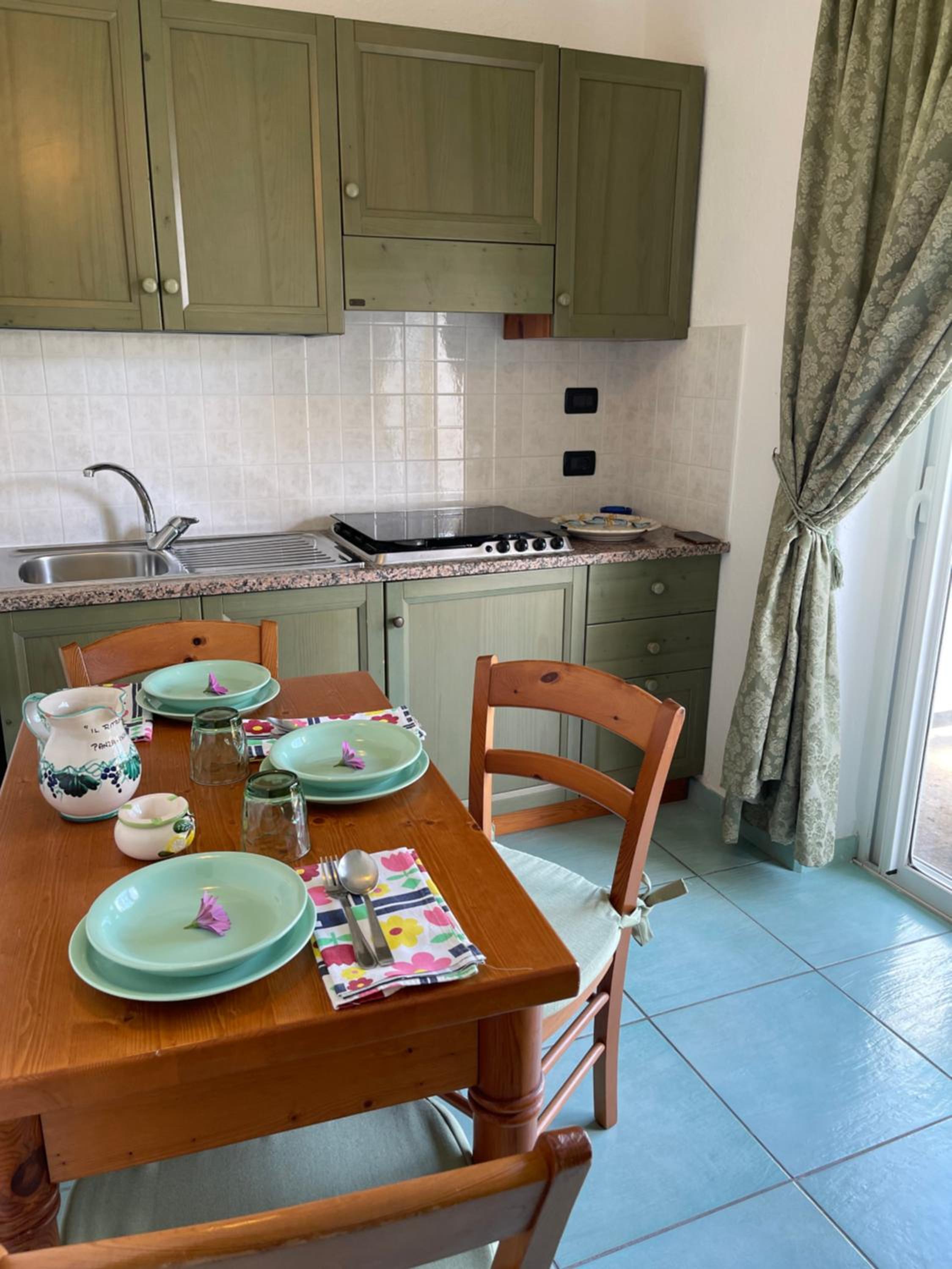 Apartment with Terrace - Photo 5