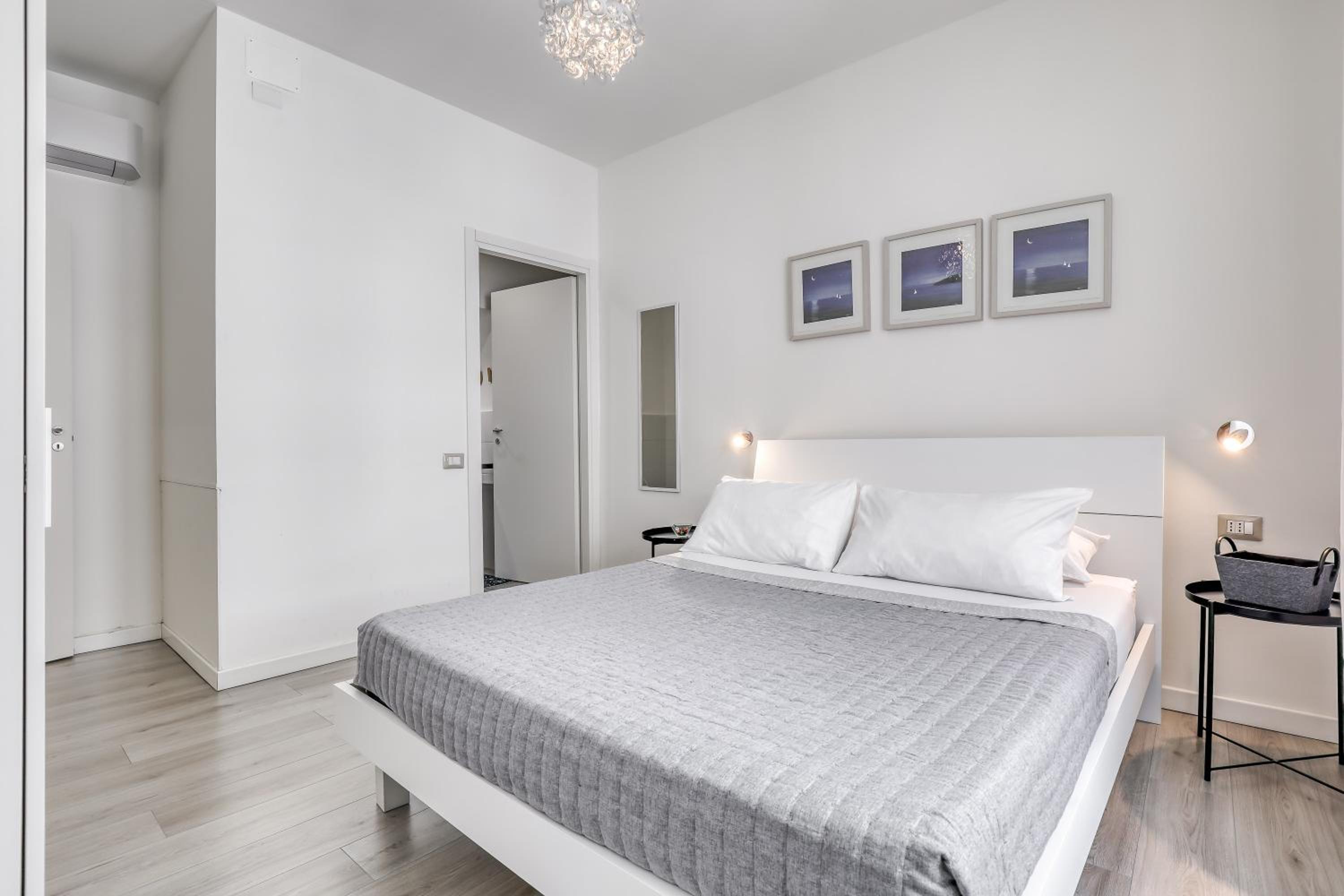Double Room with Private Bathroom - Photo 4