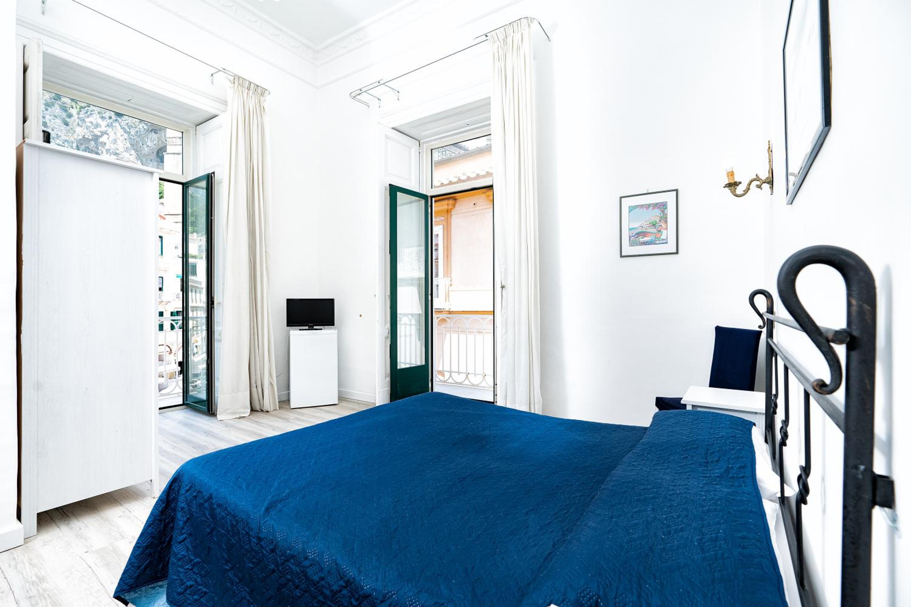 Double Room - Photo 5