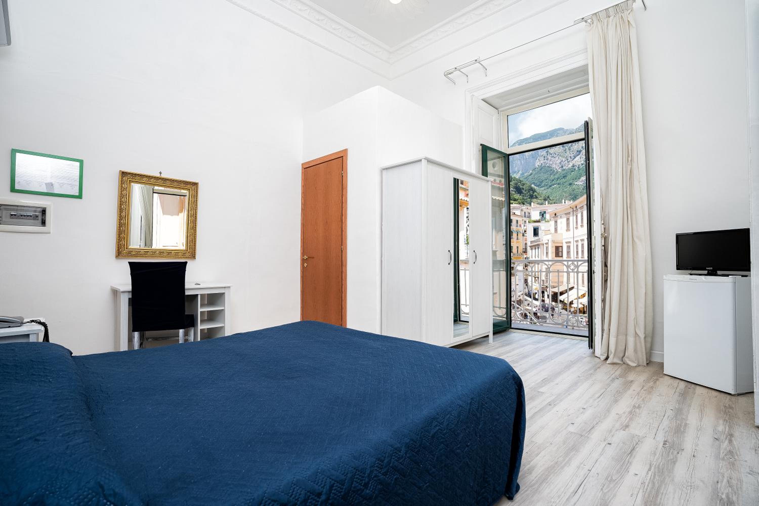 Double Room - Photo 2