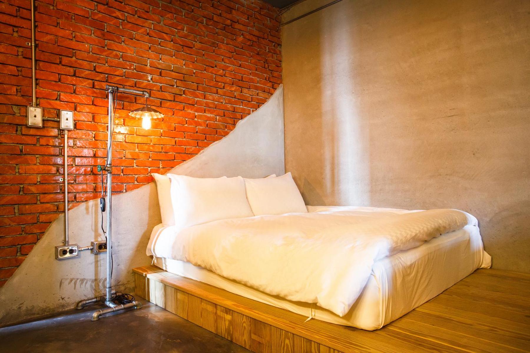 Deluxe Double Room with Bath photo 3