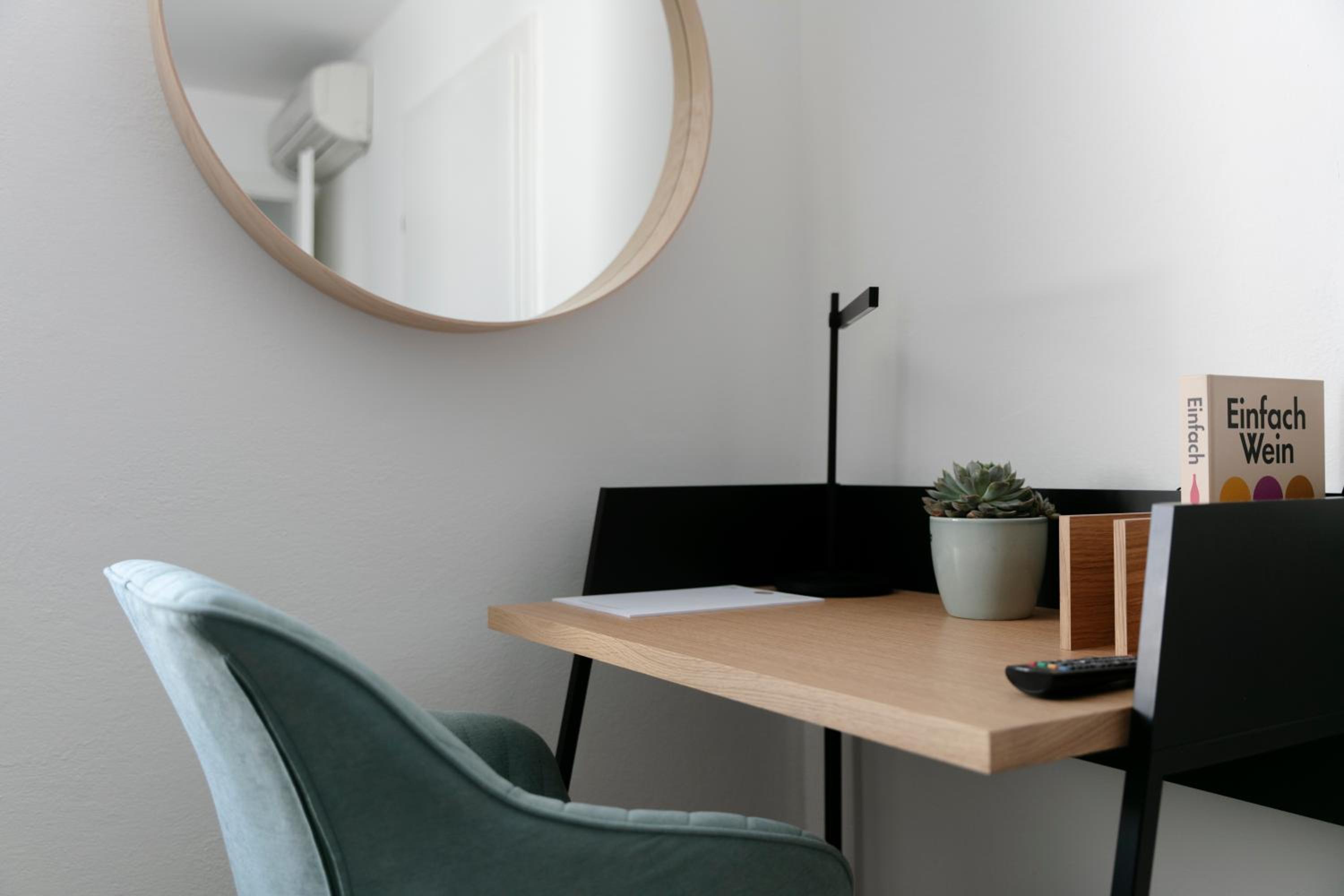 One-Bedroom Apartment photo 2