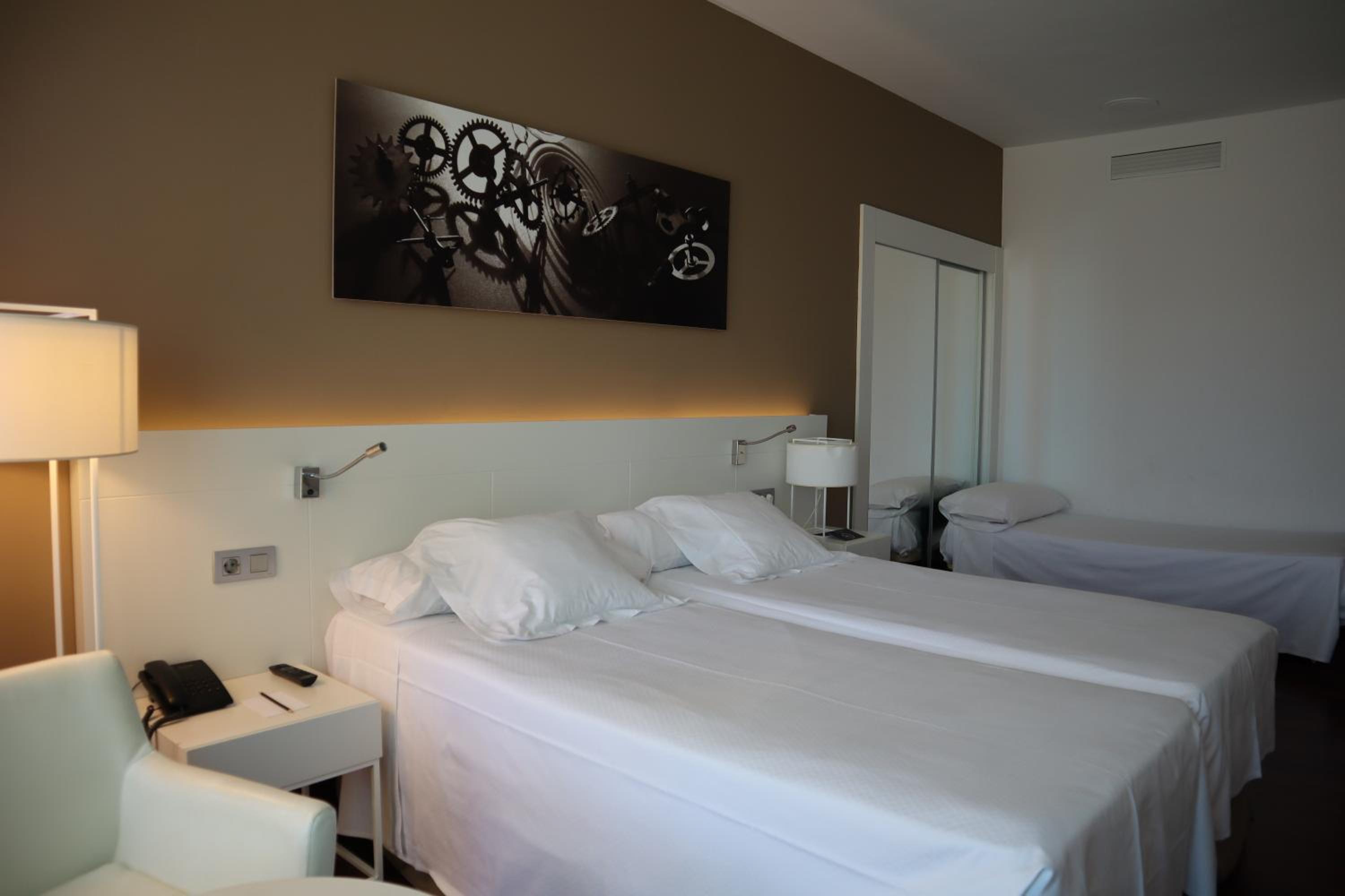 Triple Room - Photo 6