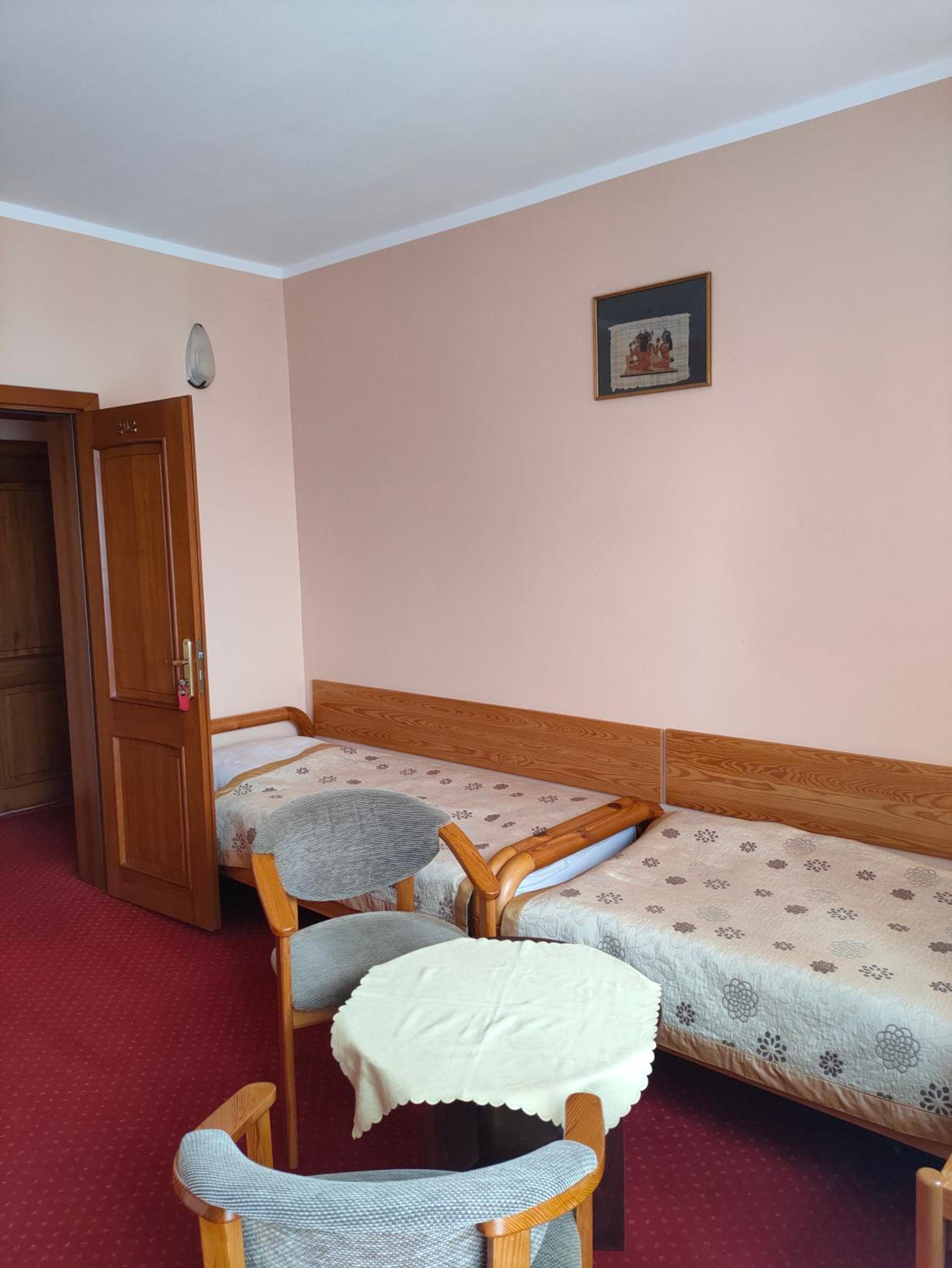 Double Room with Private Bathroom - Photo 15