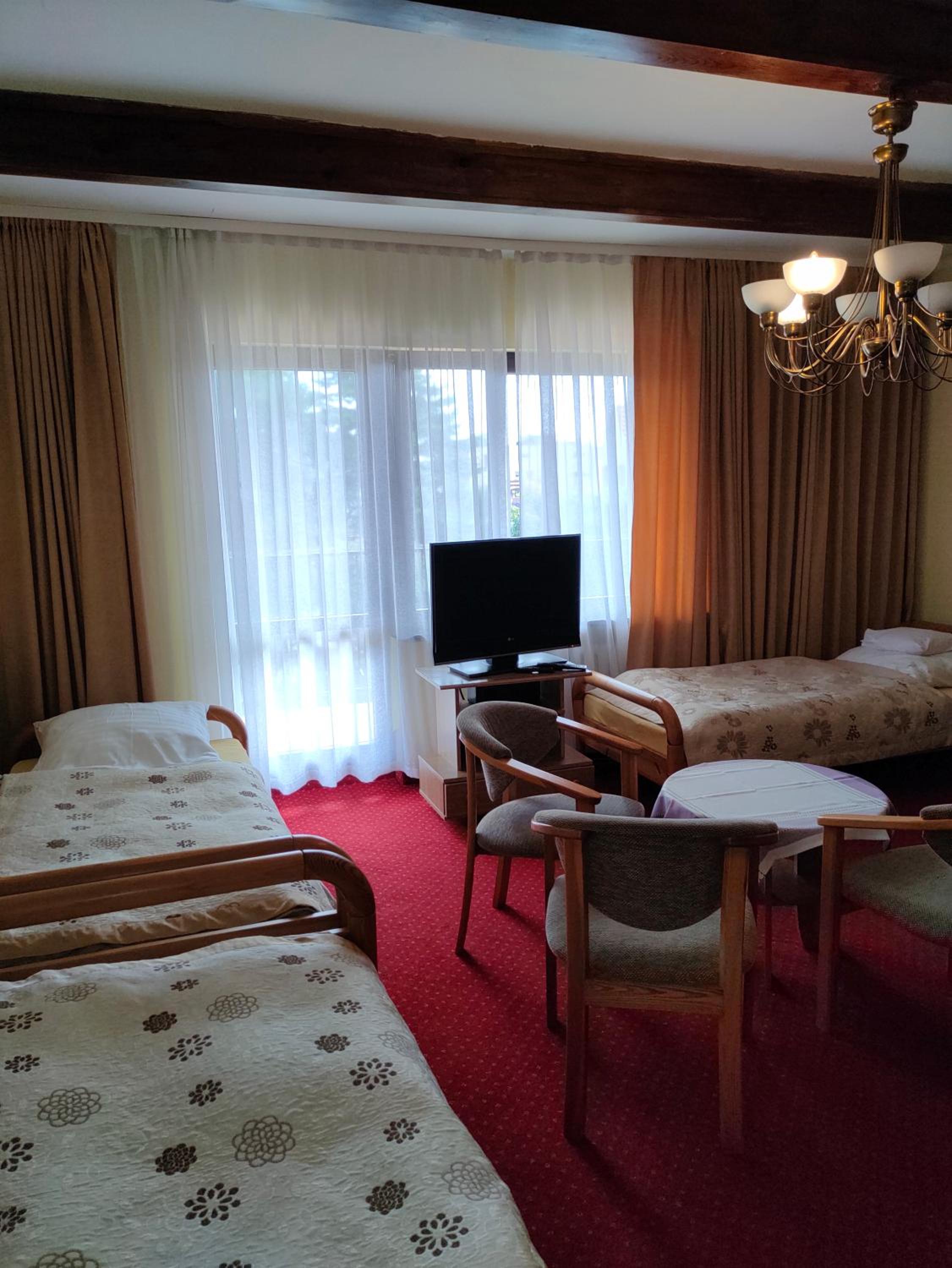 Double Room with Private Bathroom - Photo 14