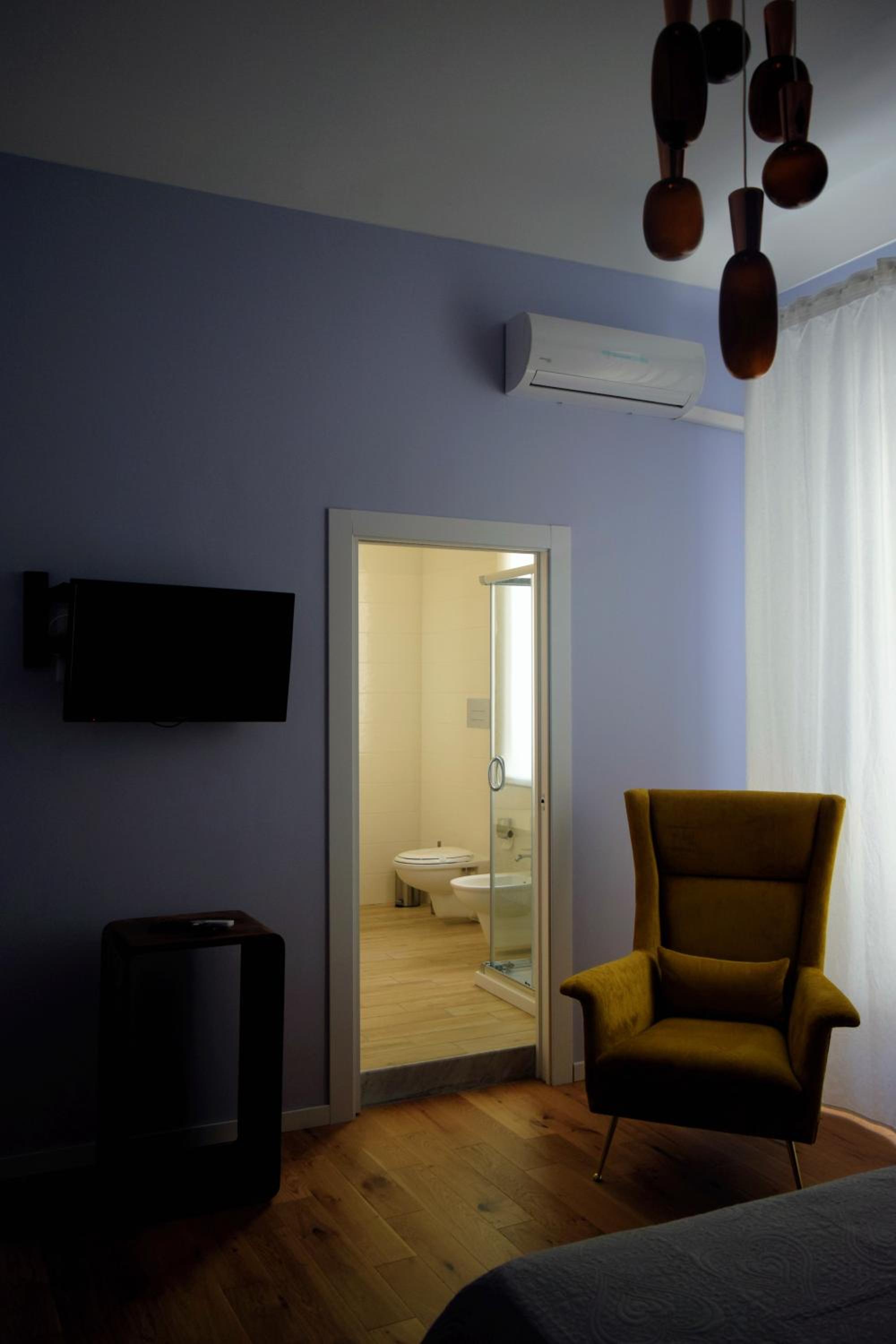 Superior King Room - Photo 6