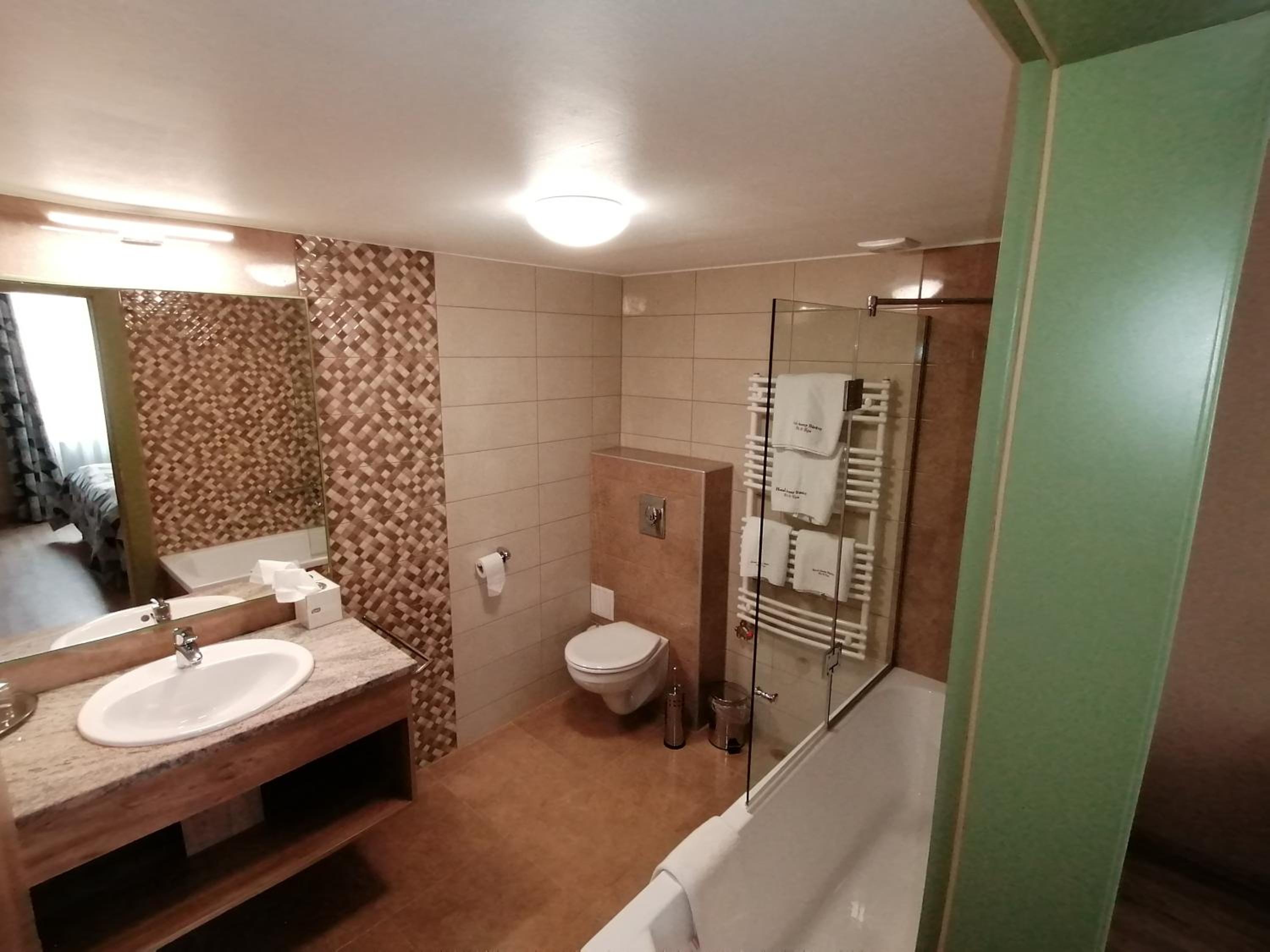 Suite - Photo 4