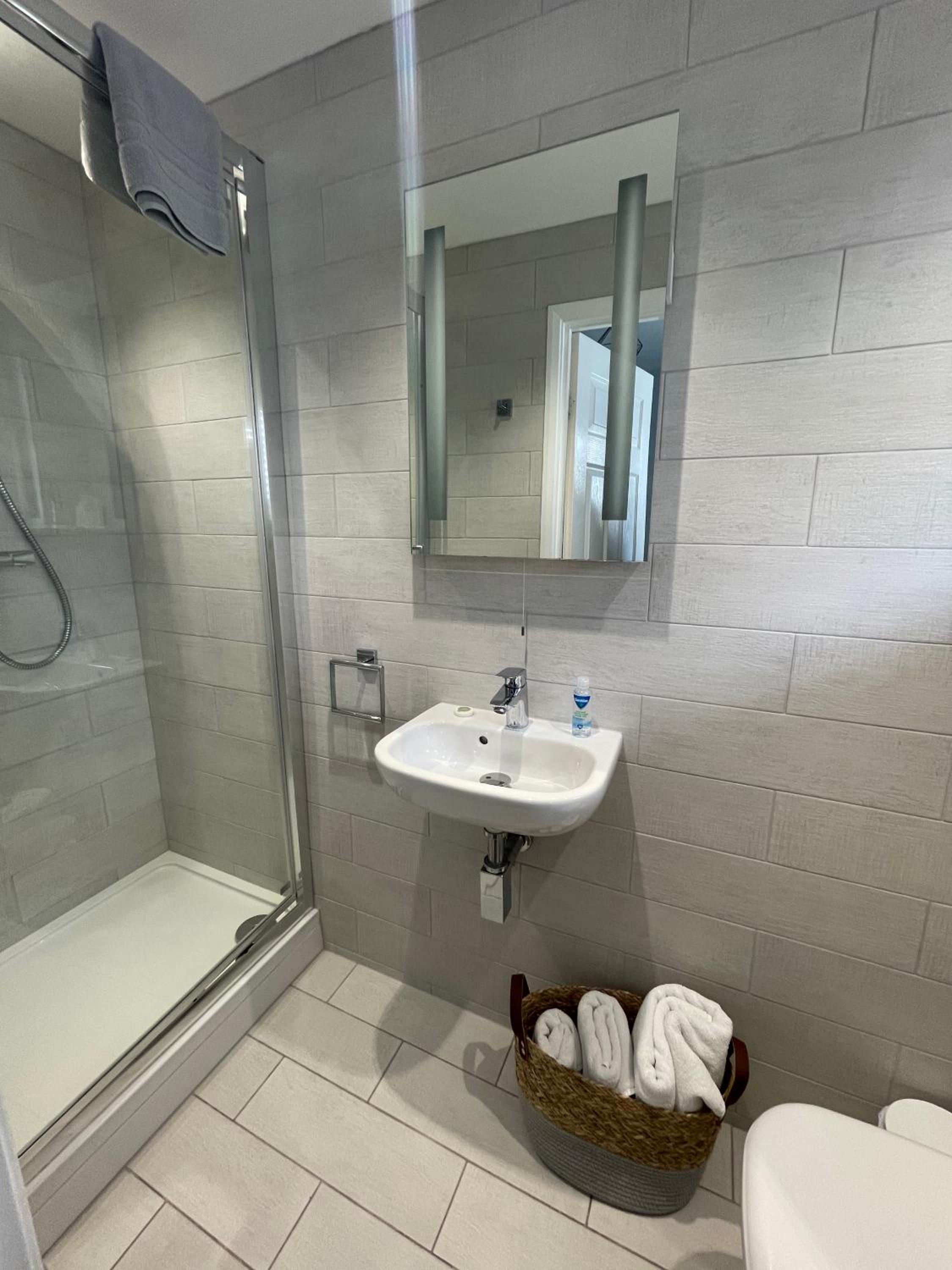 Standard Single Room with Shower photo 2