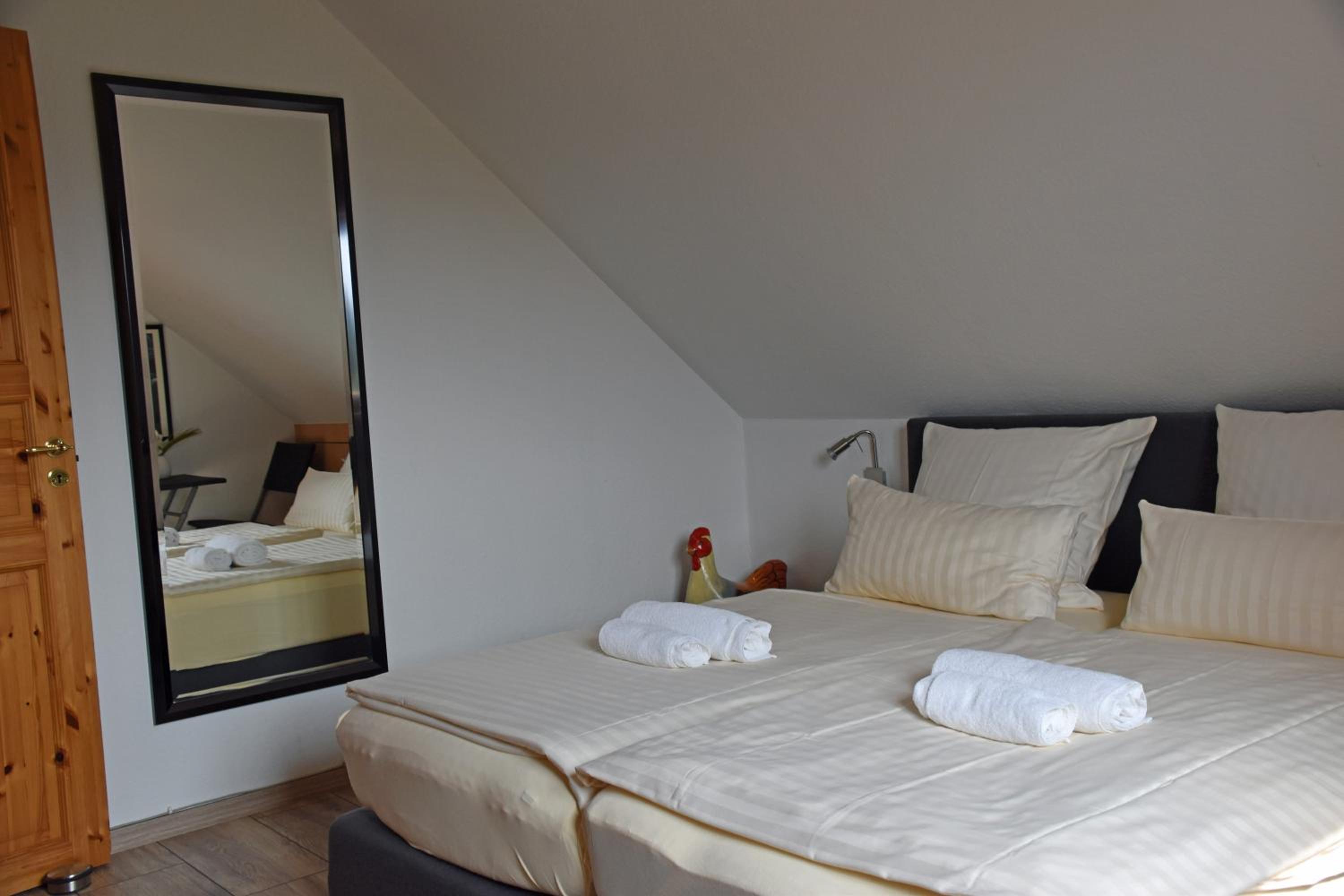 Two-Bedroom Apartment with Balcony - Photo 67