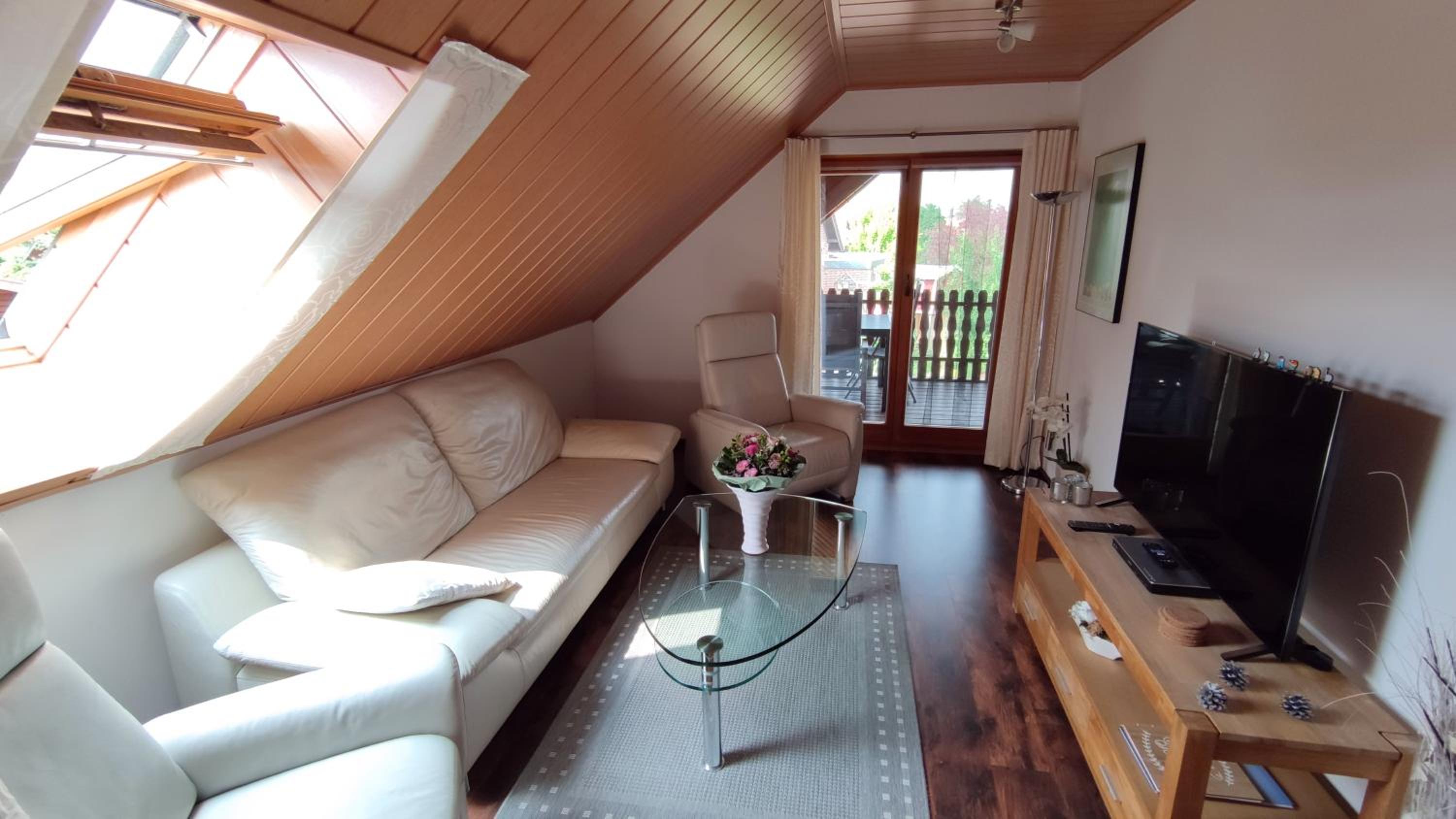 Two-Bedroom Apartment with Balcony - Photo 73