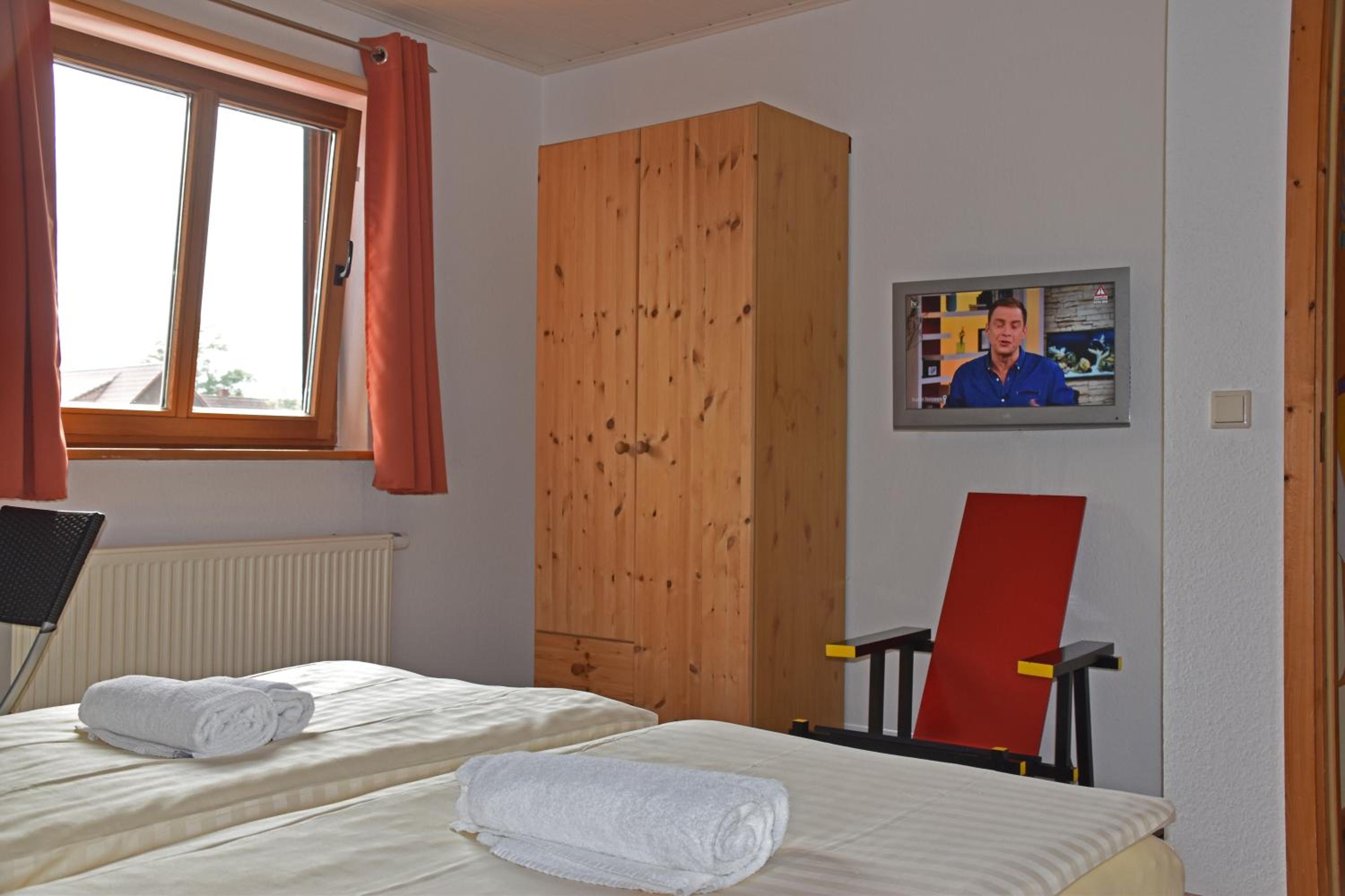 Two-Bedroom Apartment with Balcony - Photo 74