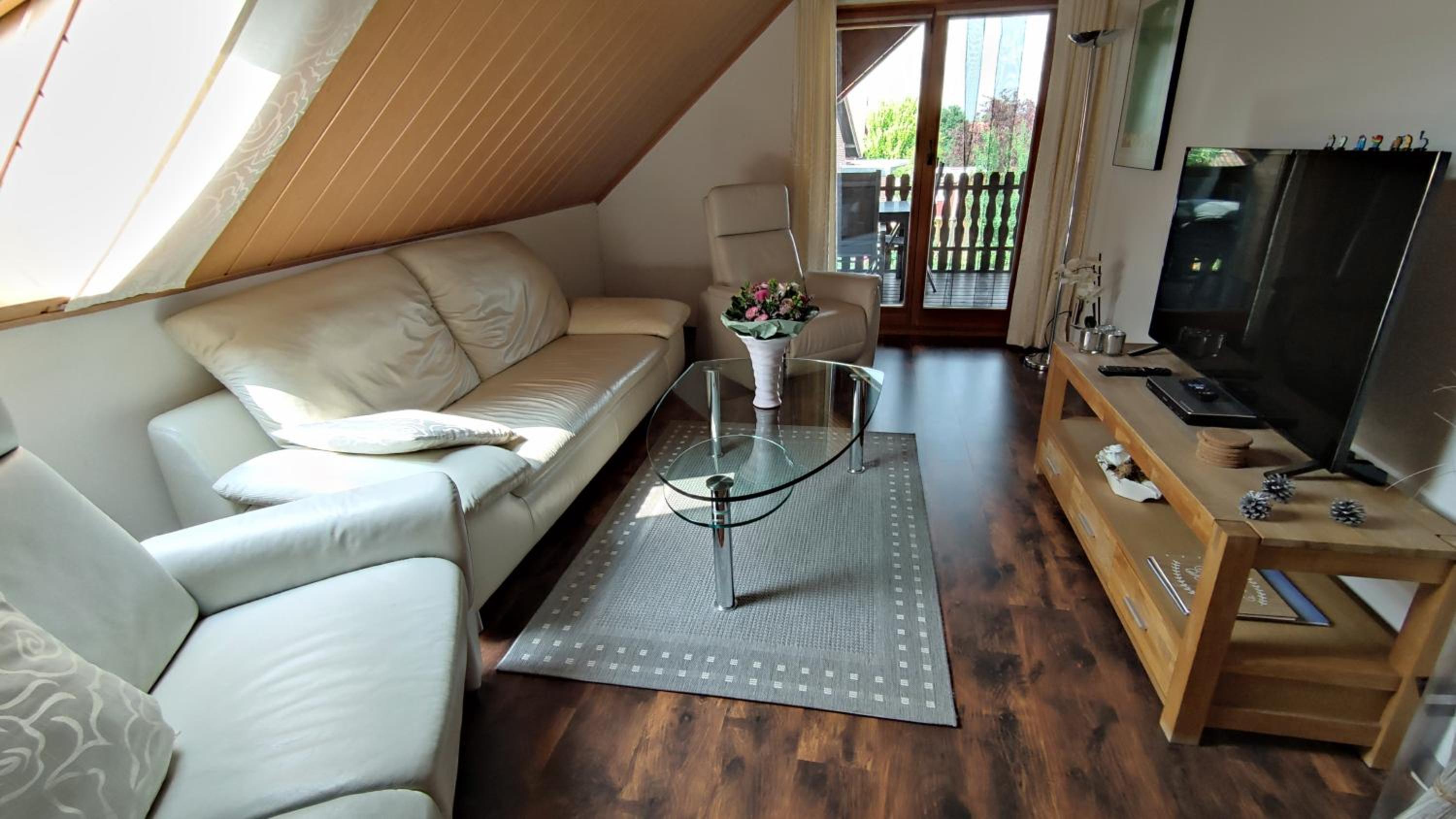 Two-Bedroom Apartment with Balcony - Photo 75