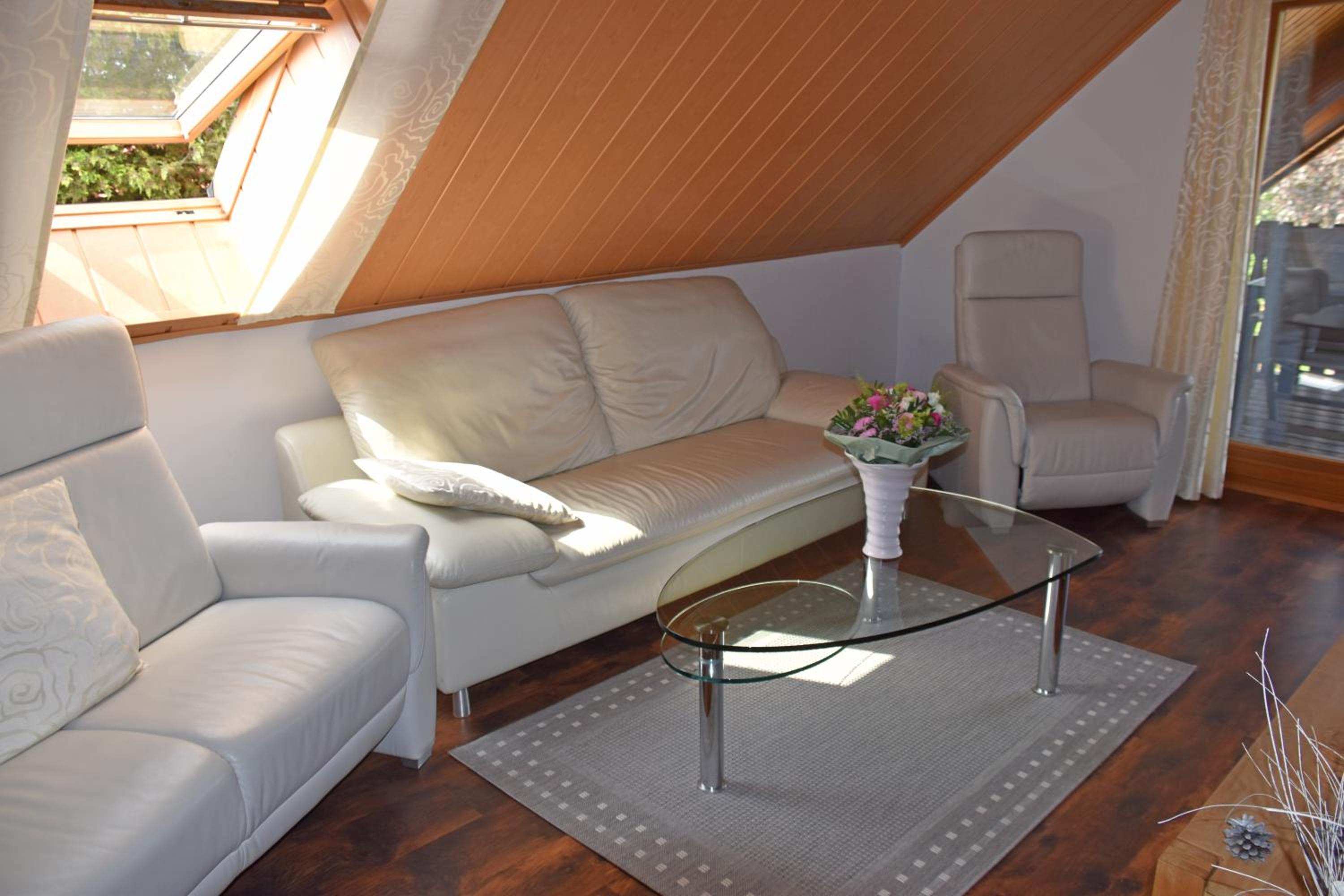 Two-Bedroom Apartment with Balcony - Photo 79