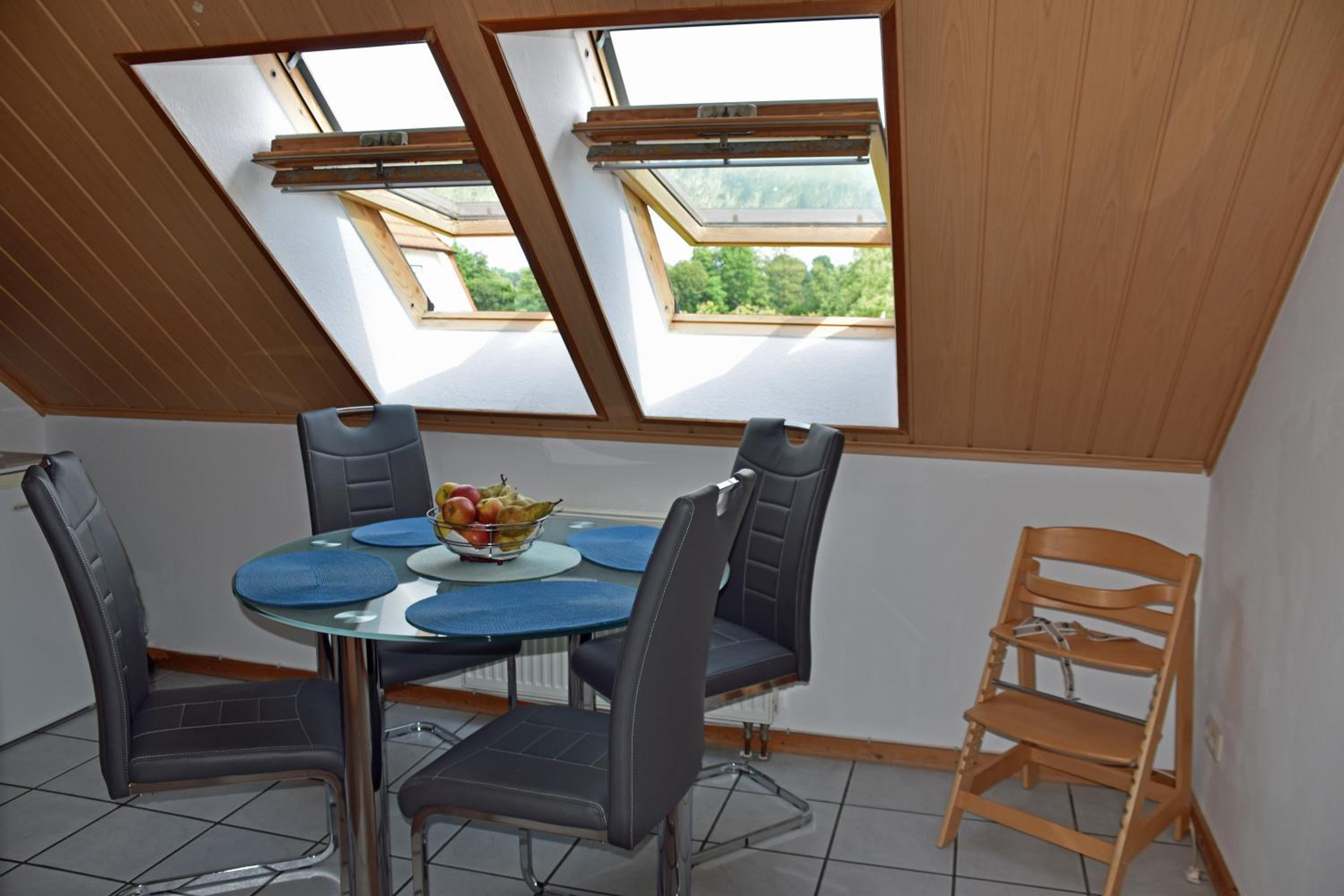 Two-Bedroom Apartment with Balcony - Photo 4