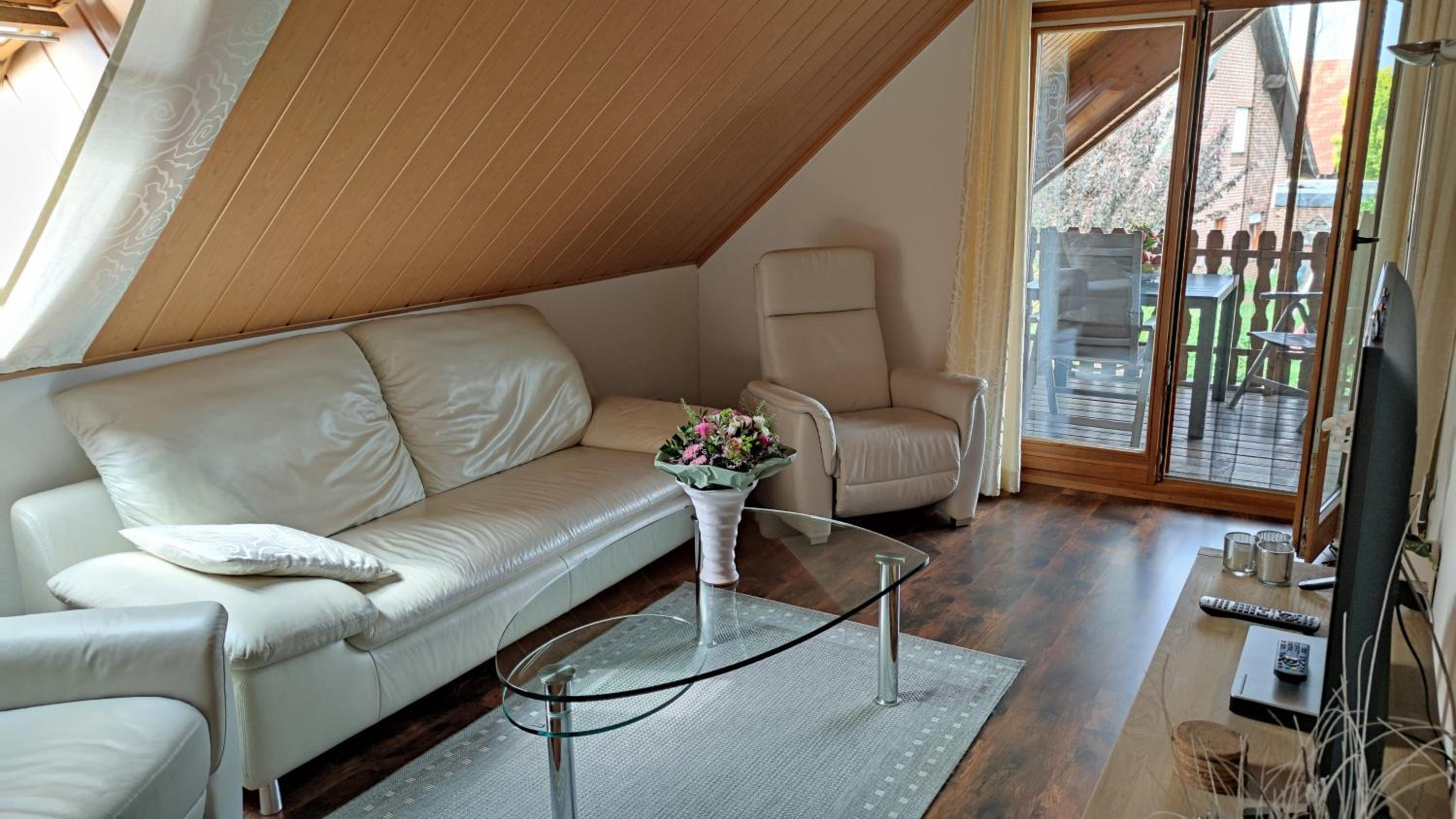 Two-Bedroom Apartment with Balcony - Photo 13
