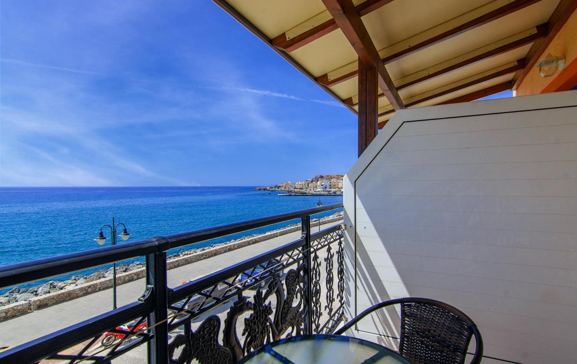 Twin Room with Balcony and Sea View photo 2