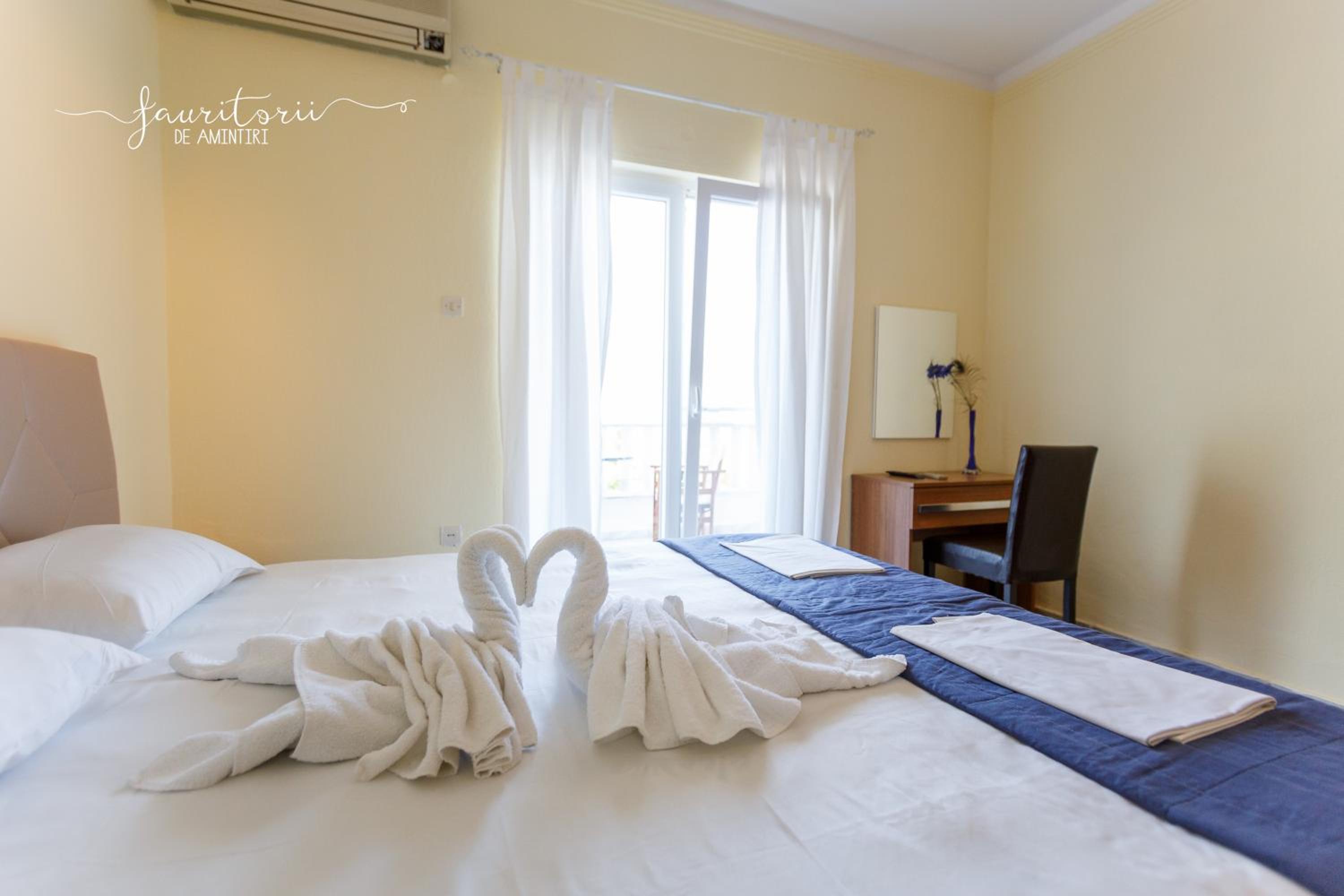 Double Room with King Size Bed photo 2