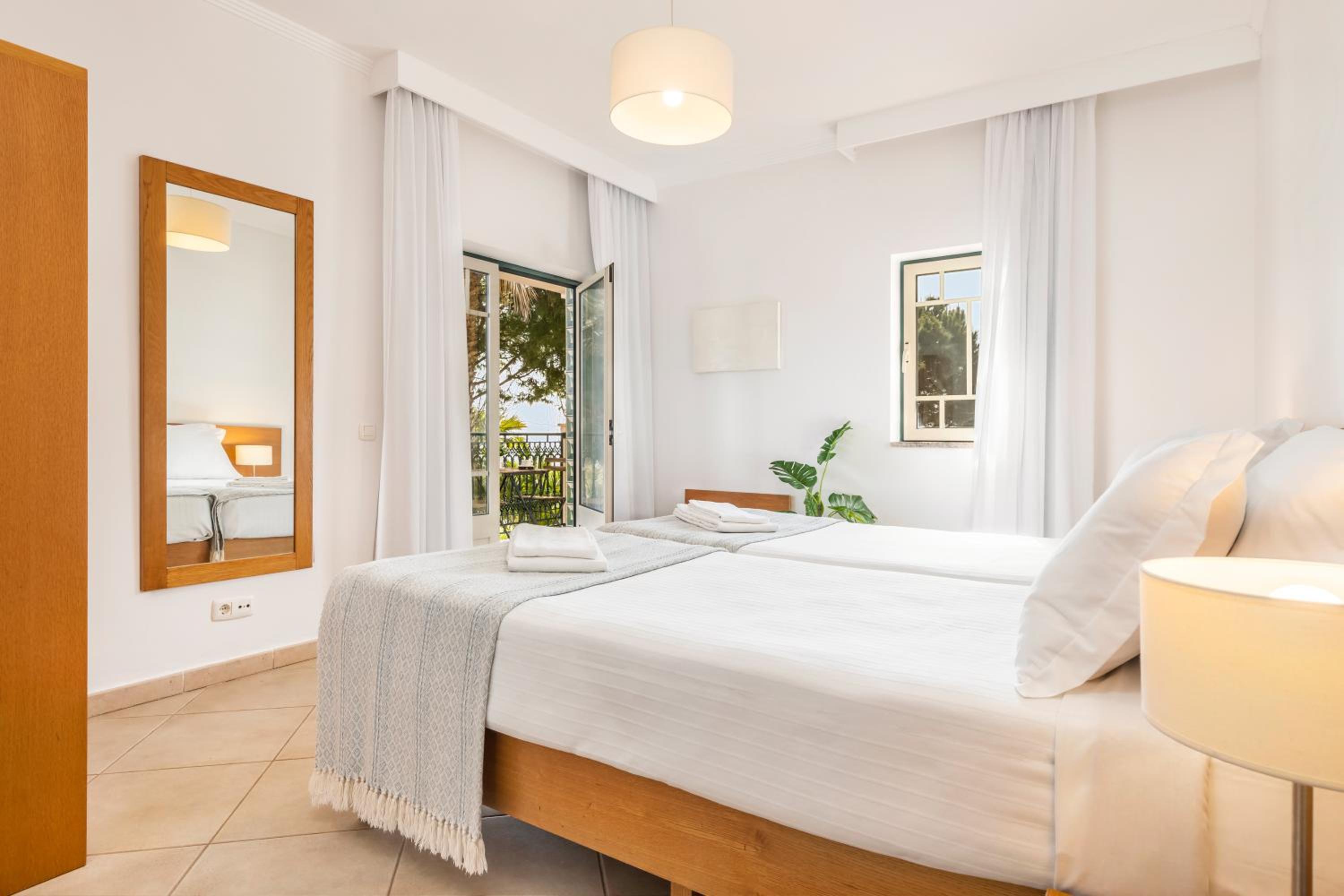 Standard Studio - Photo 7