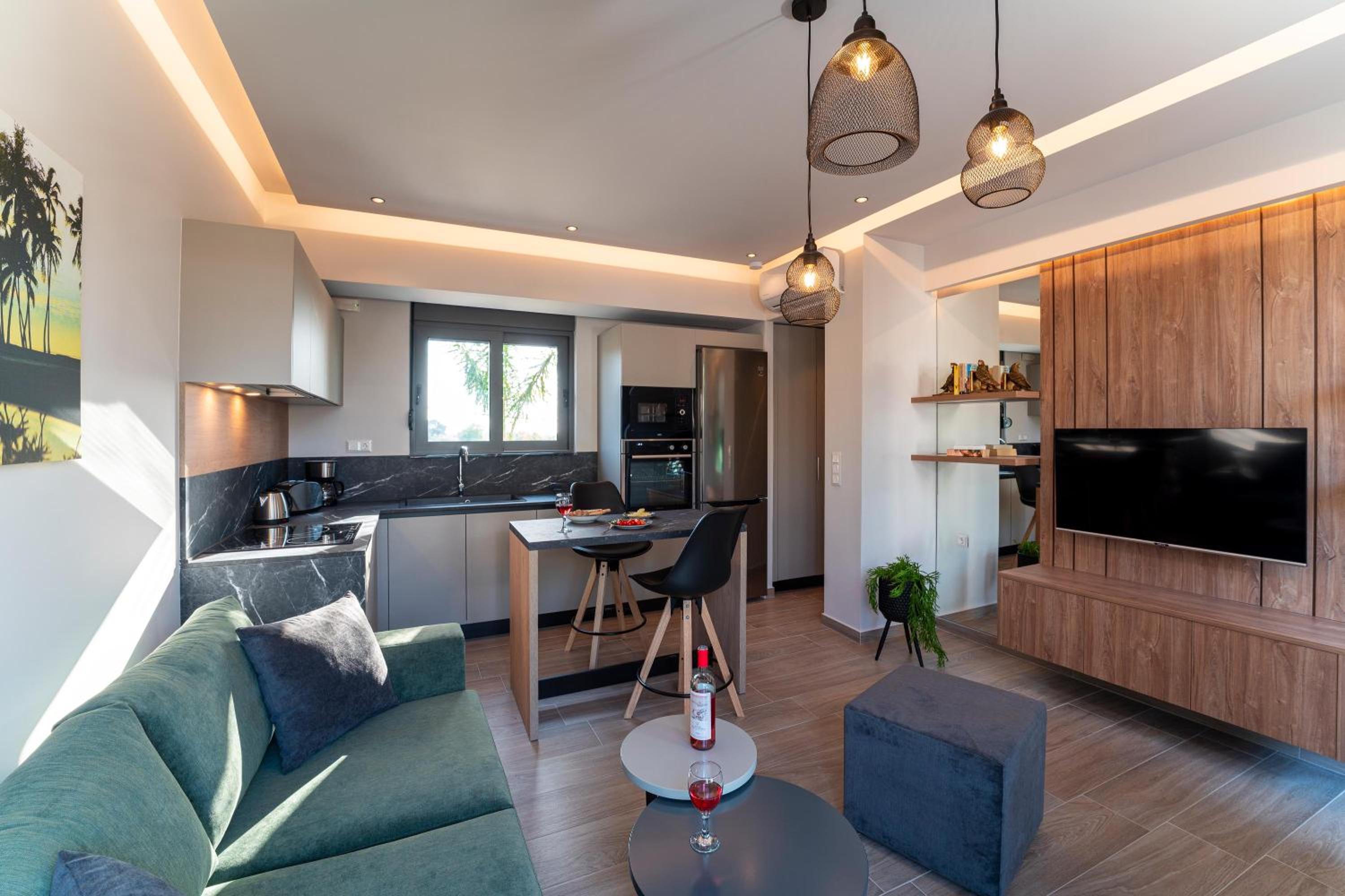 King Suite with Pool View
