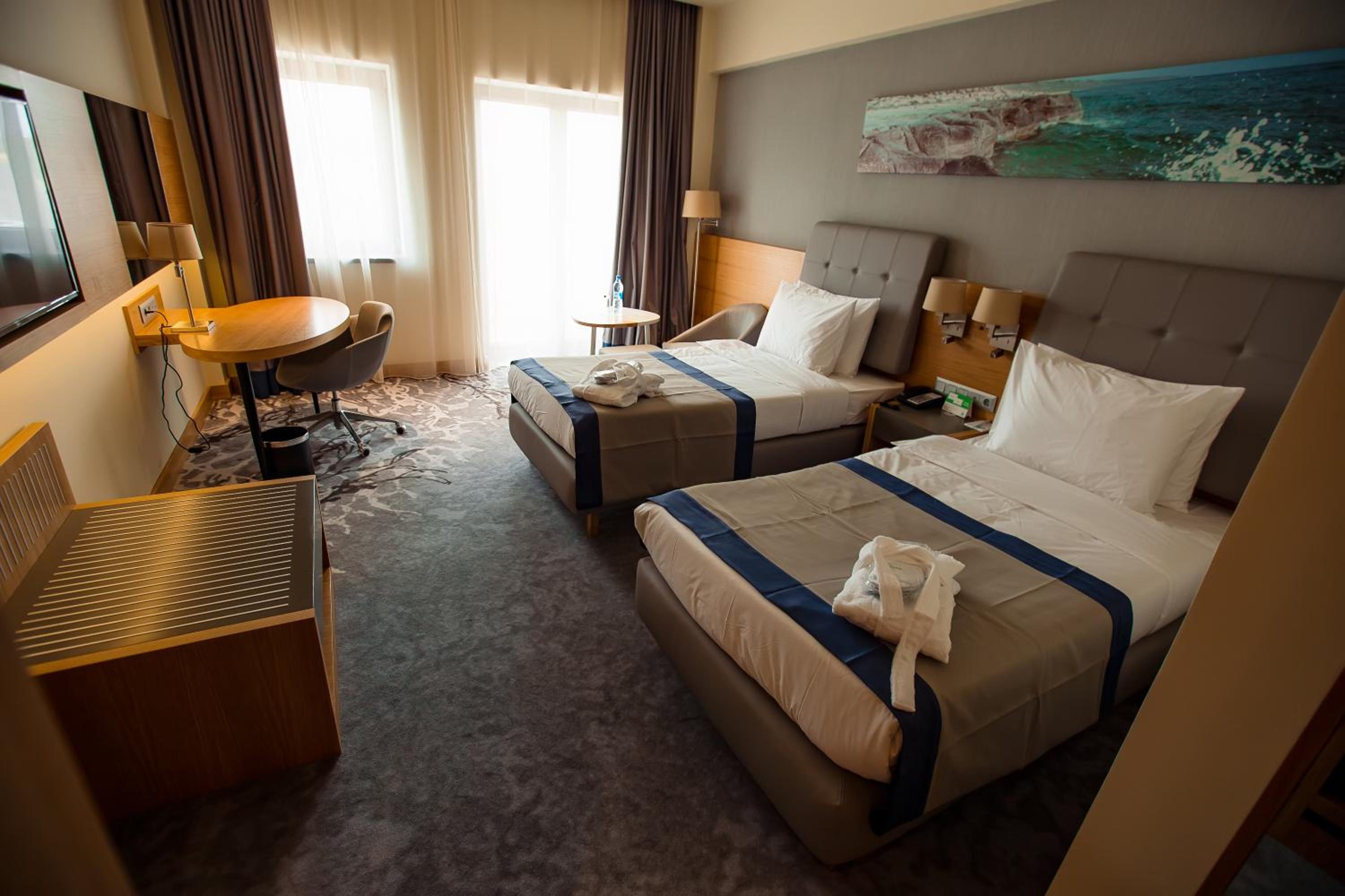 Standard Twin Room - Photo 13