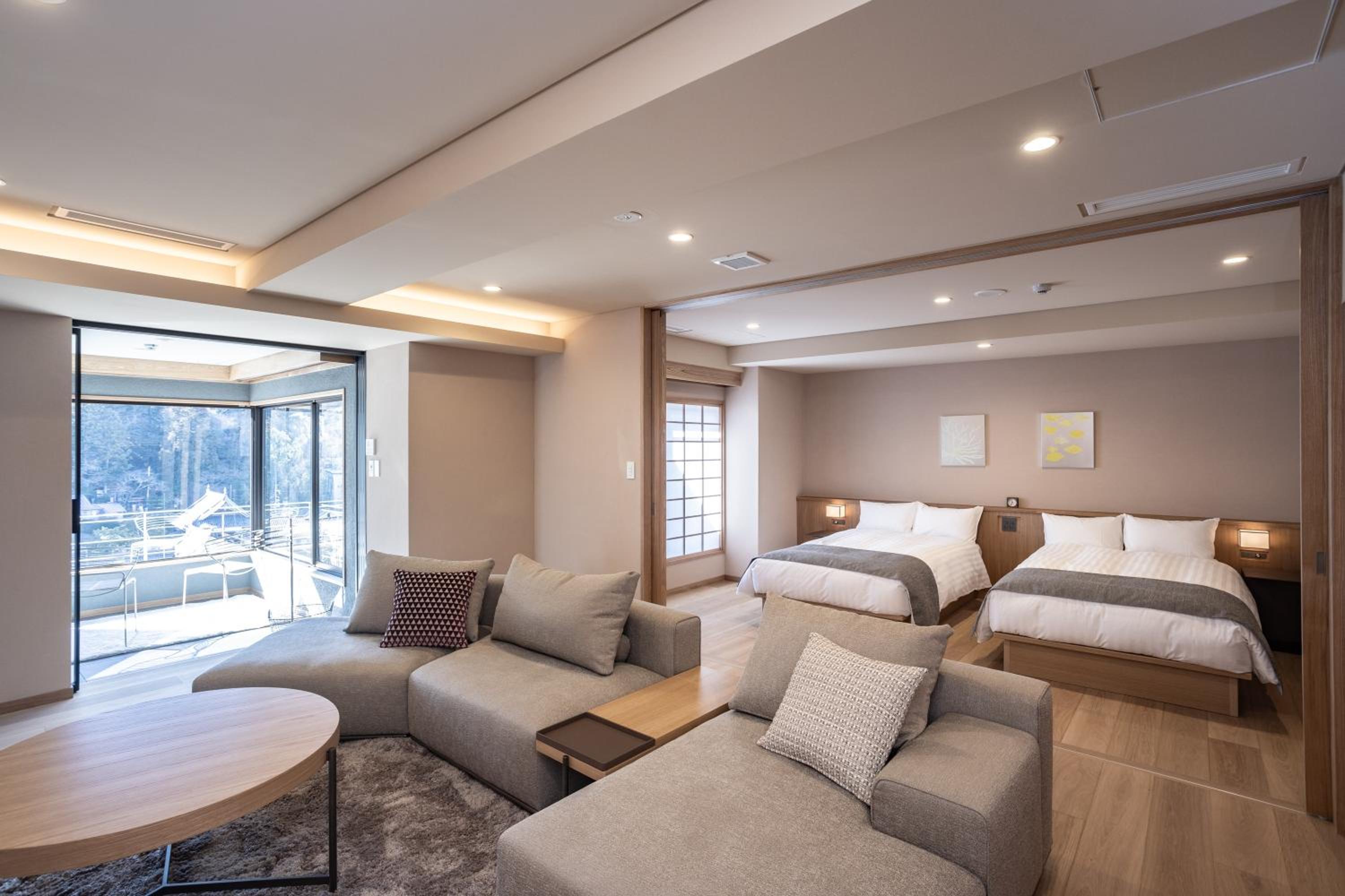 Presidential Corner Suite with Tatami Area with Two Different Types of Hot Springs