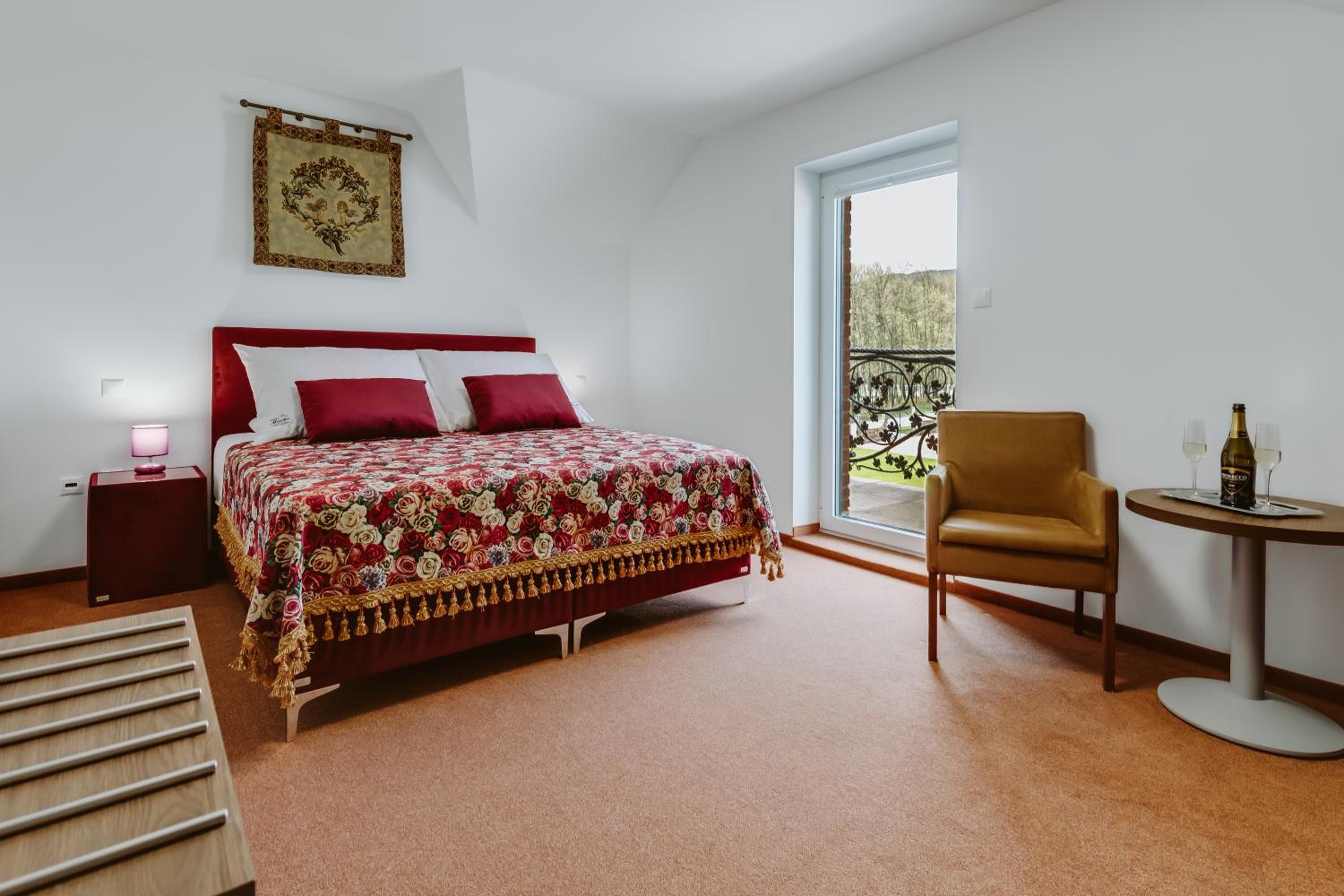 Deluxe Double Room with Balcony photo 2