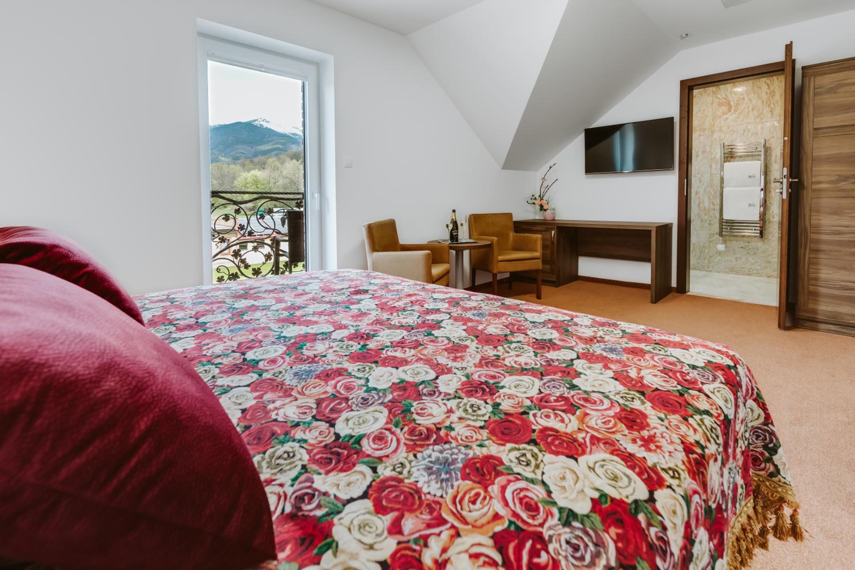 Deluxe Double Room with Balcony photo 1