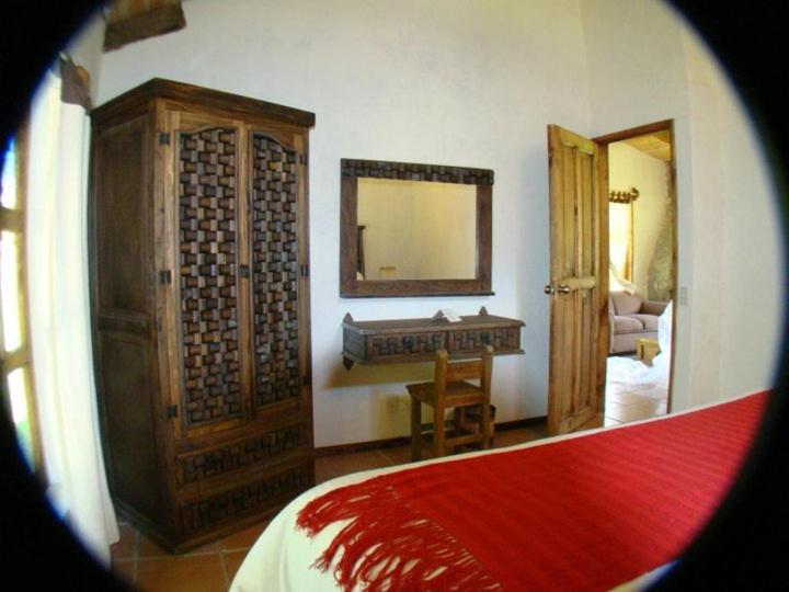 Family Room with Garden View - Photo 1