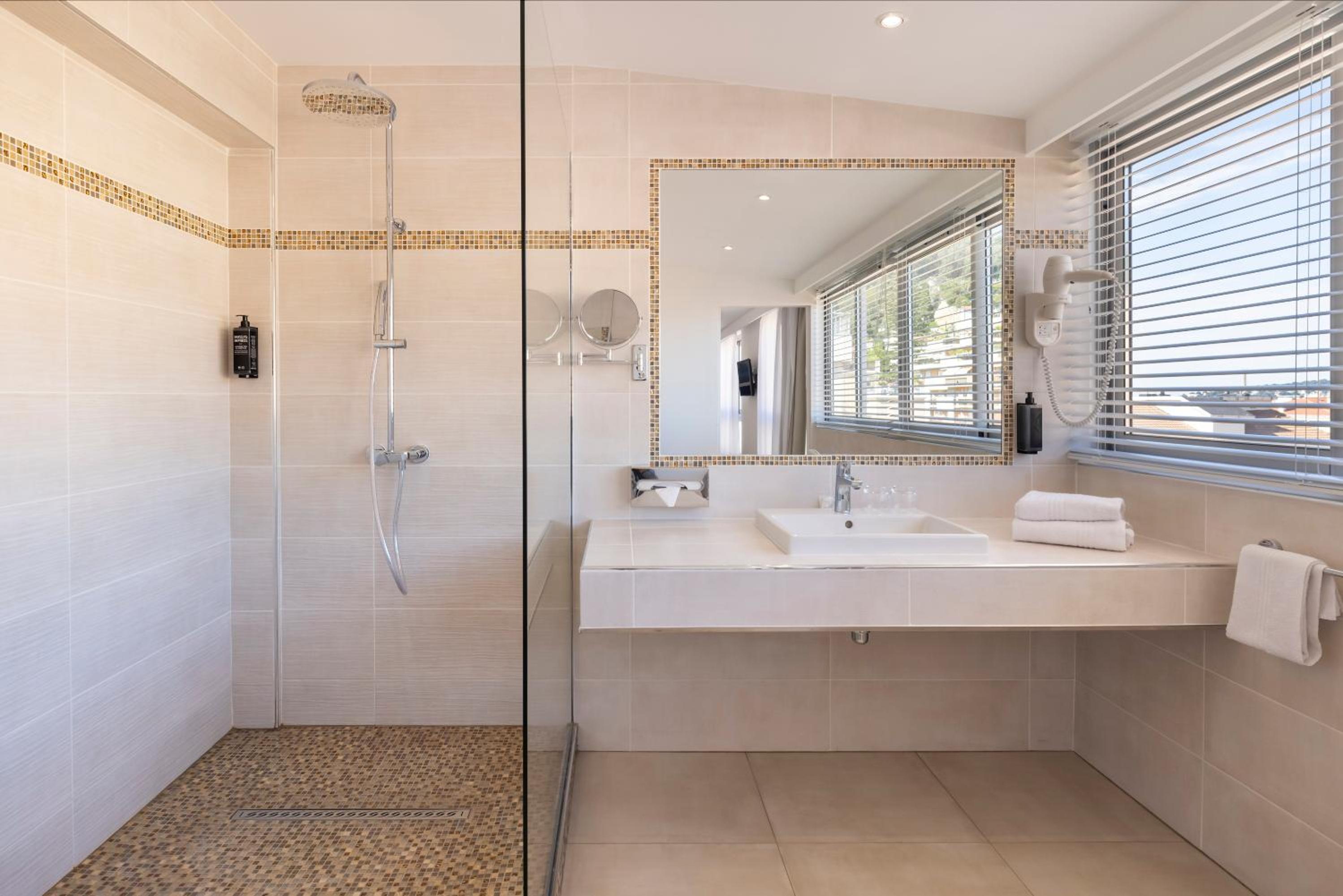 Standard Family Suite - Photo 10