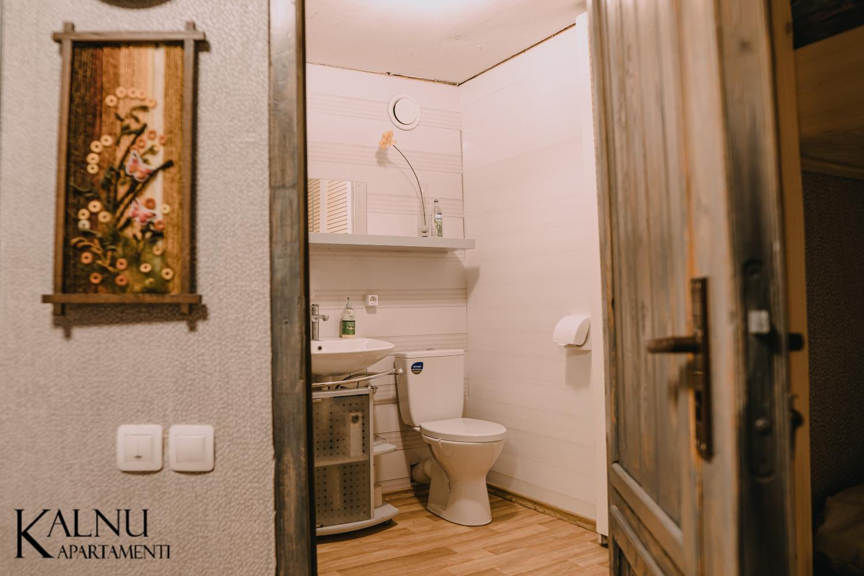 Family Room with Private Bathroom - Photo 2