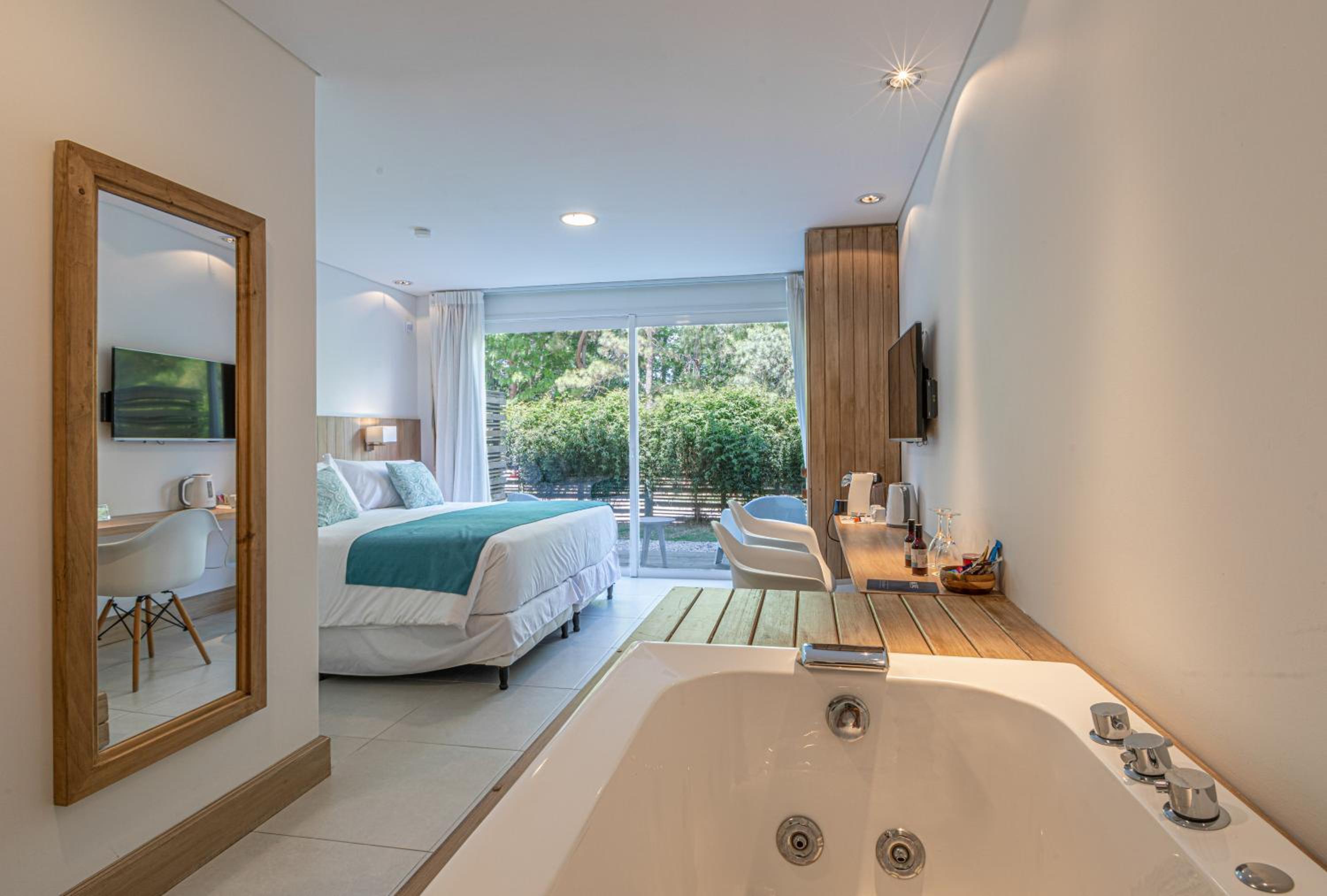 Double Room with Patio photo 2