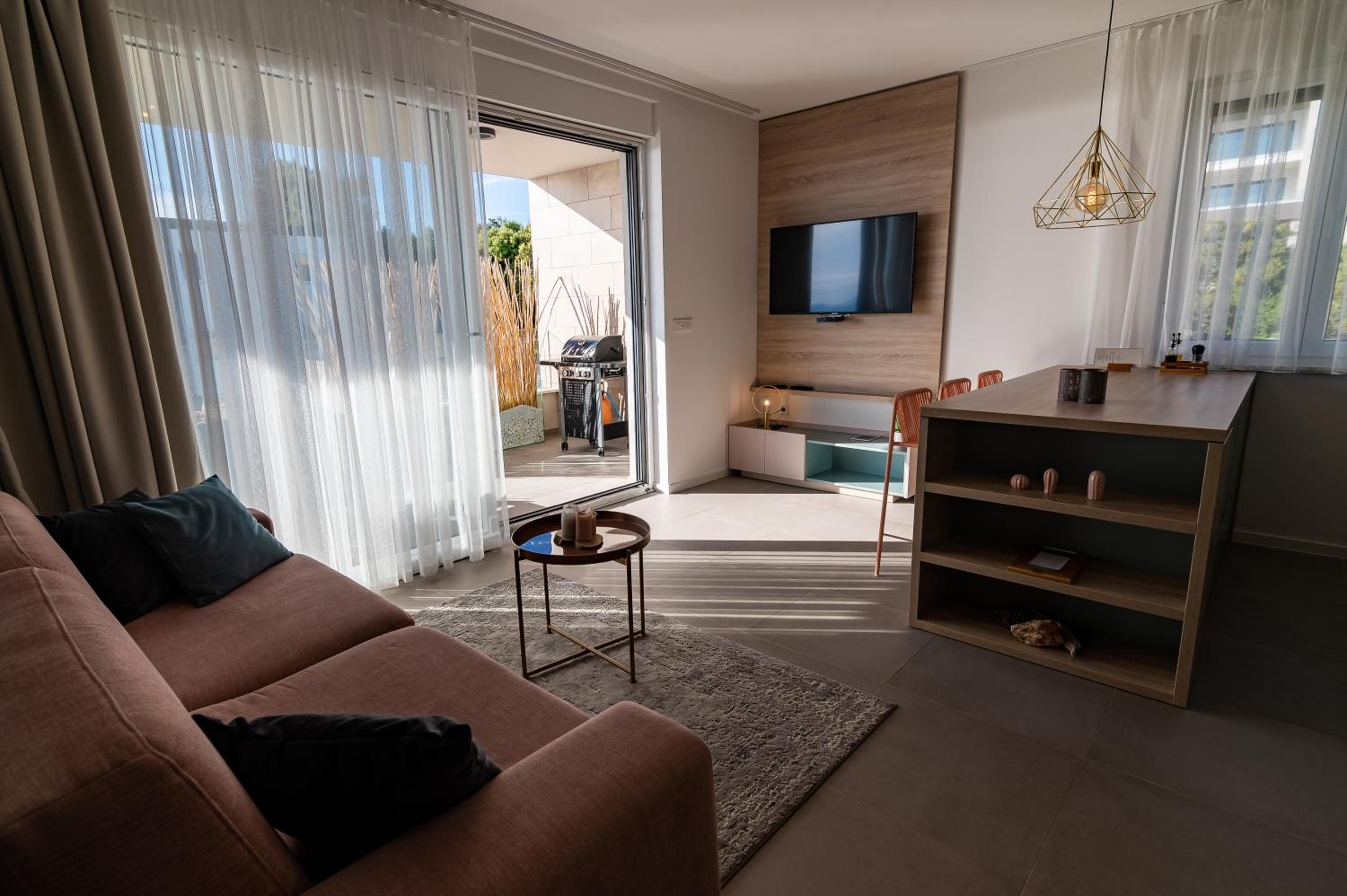 One-Bedroom Apartment - Photo 9