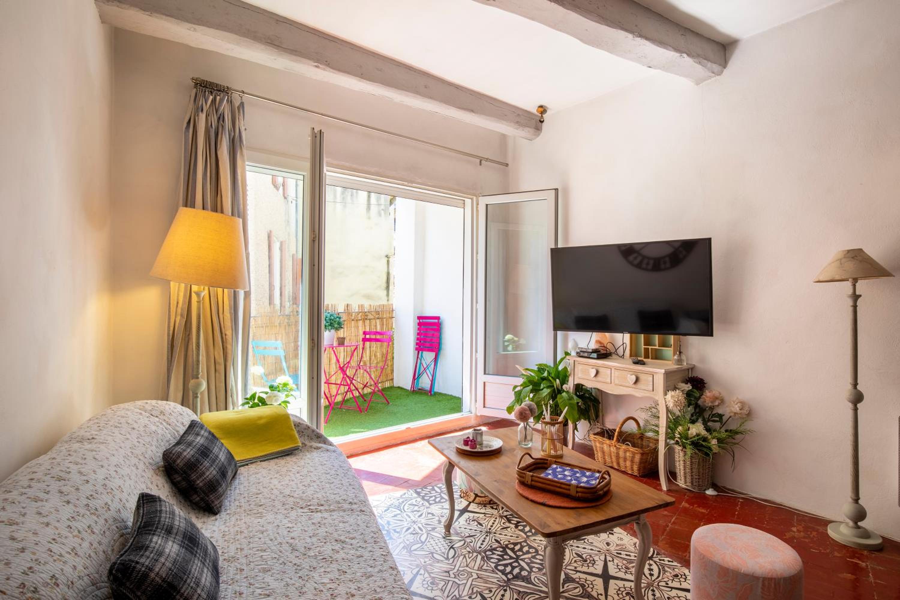 Three-Bedroom Apartment - Photo 9