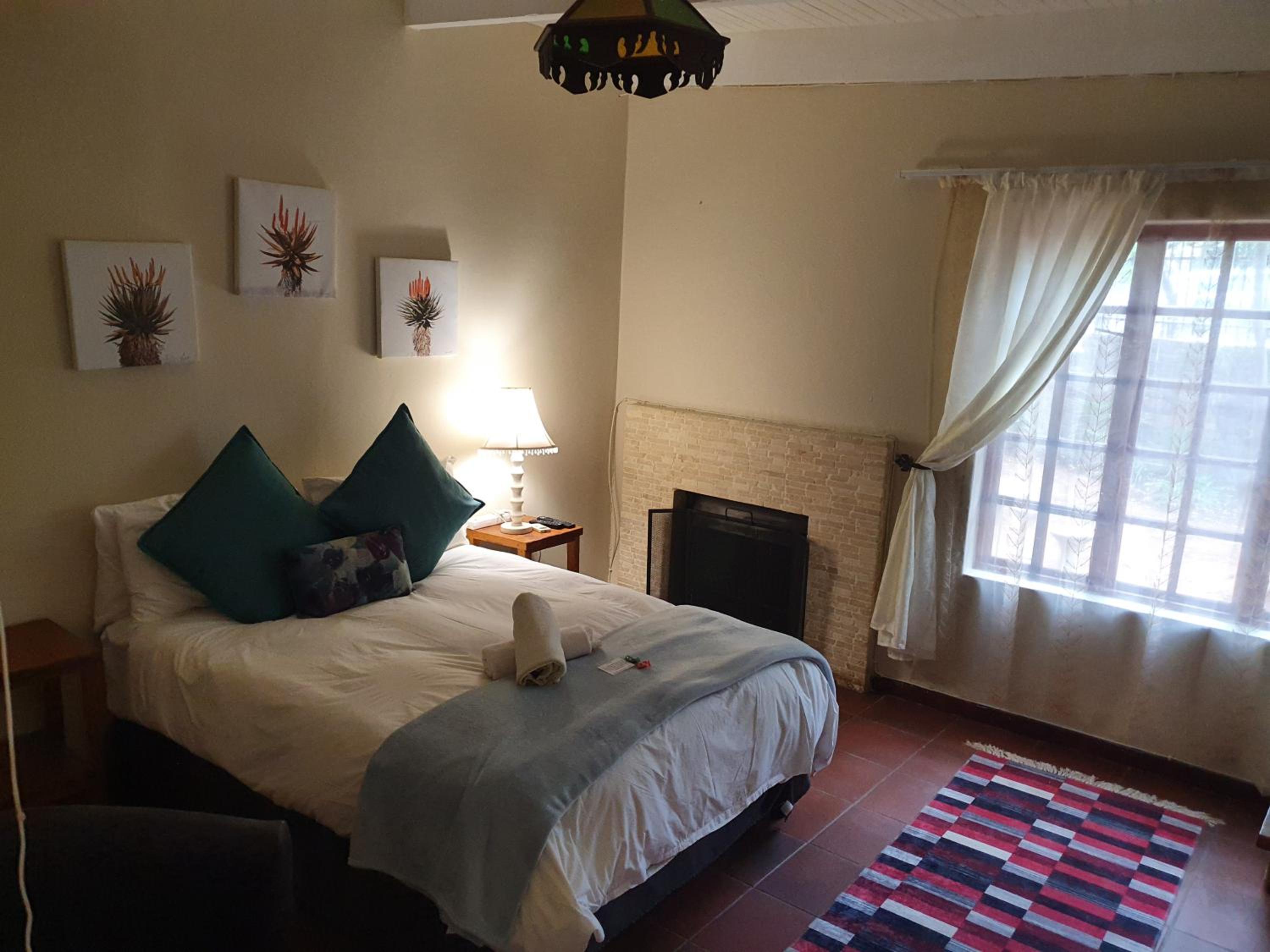 Double Room with Shared Bathroom photo 2
