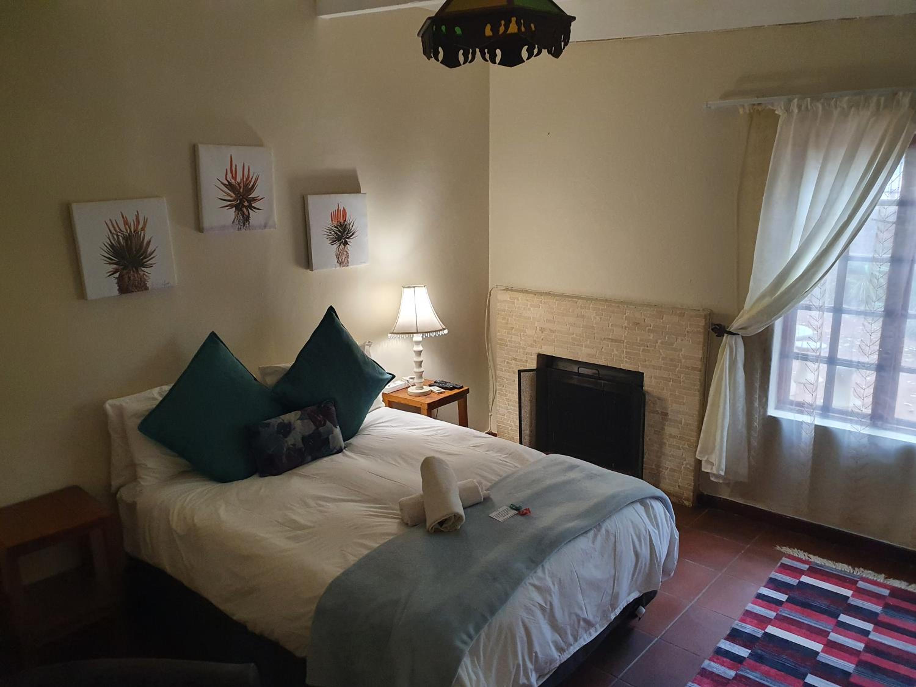 Double Room with Shared Bathroom photo 1