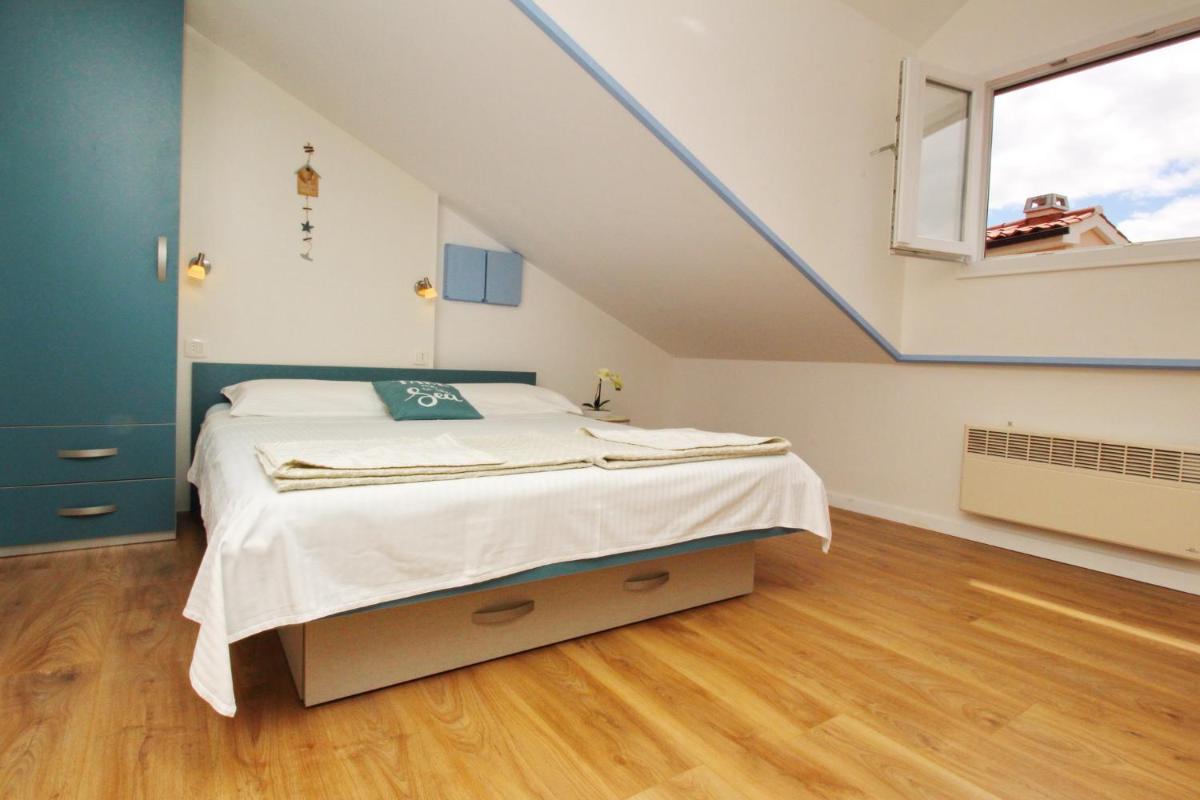 One-Bedroom Apartment photo 3