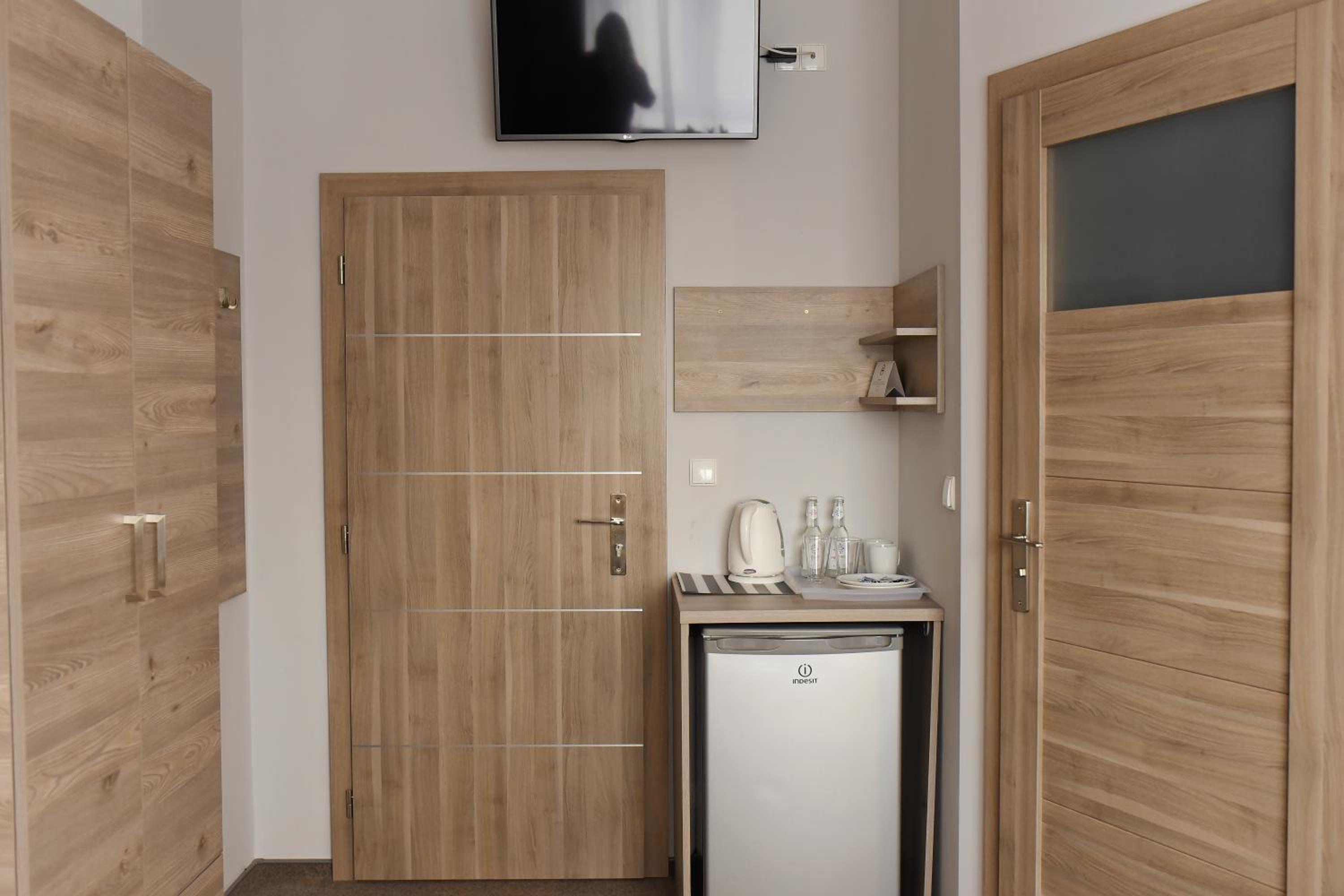 Double Room - Photo 9
