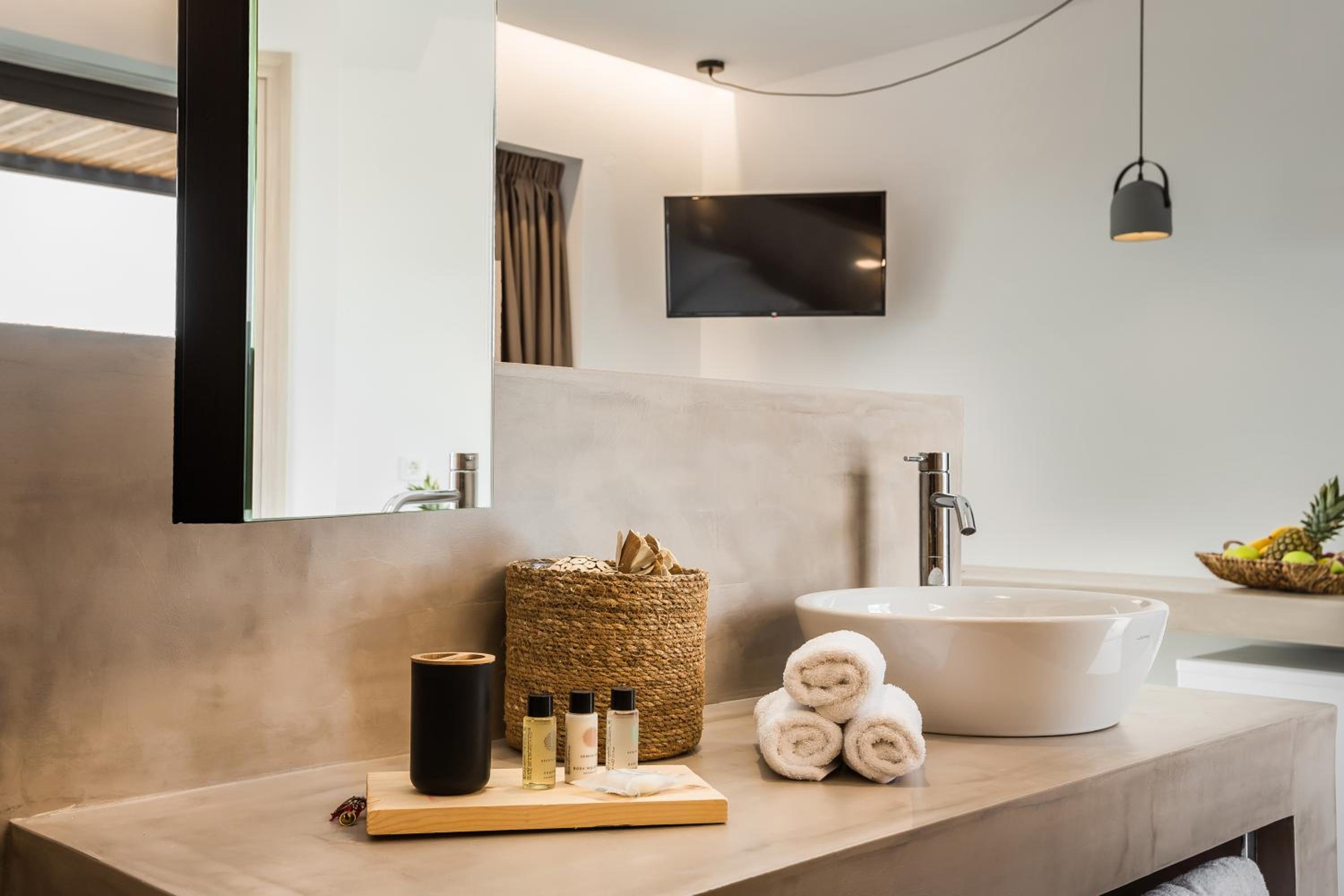 Junior Suite with Sea View - Photo 6