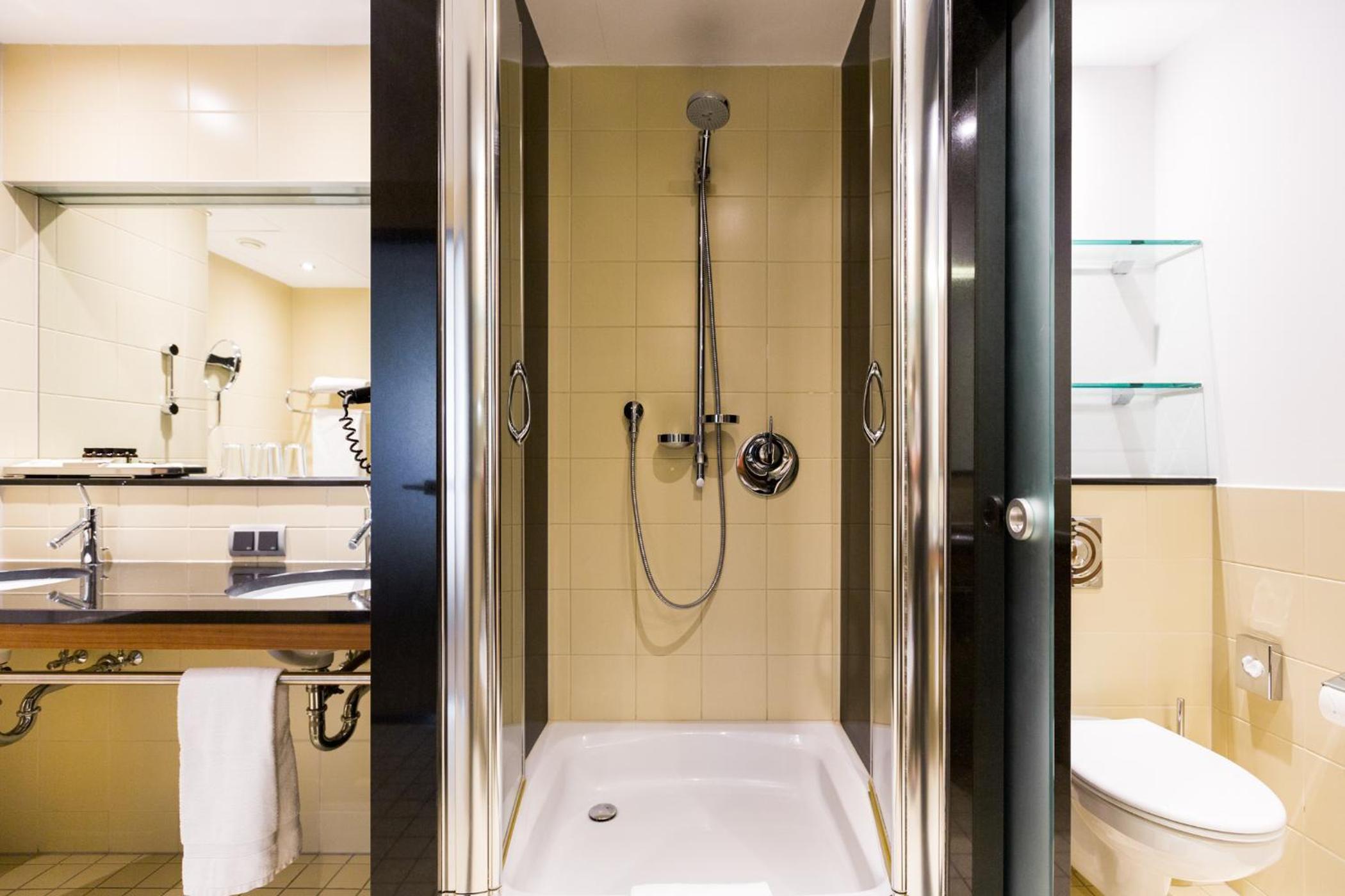Superior King Suite photo 3
