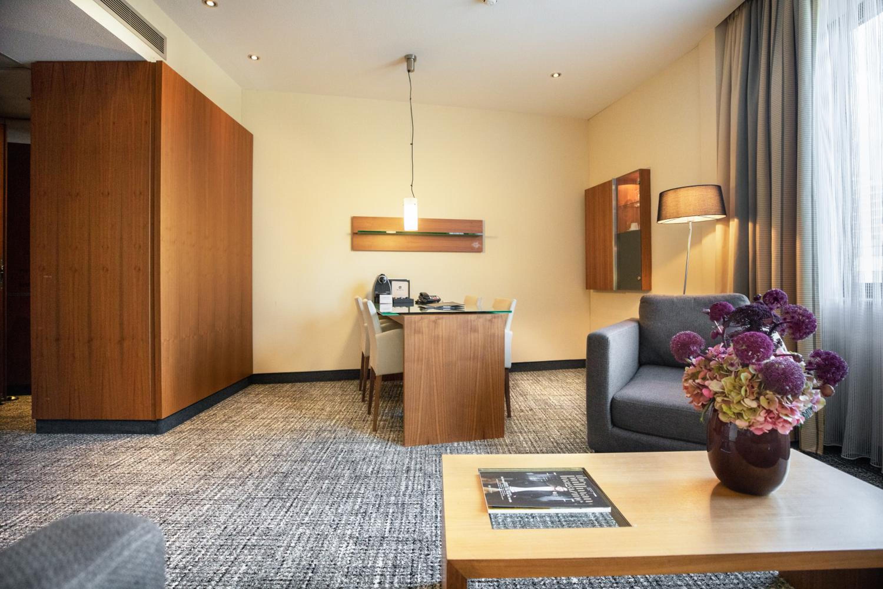 Superior King Suite photo 2
