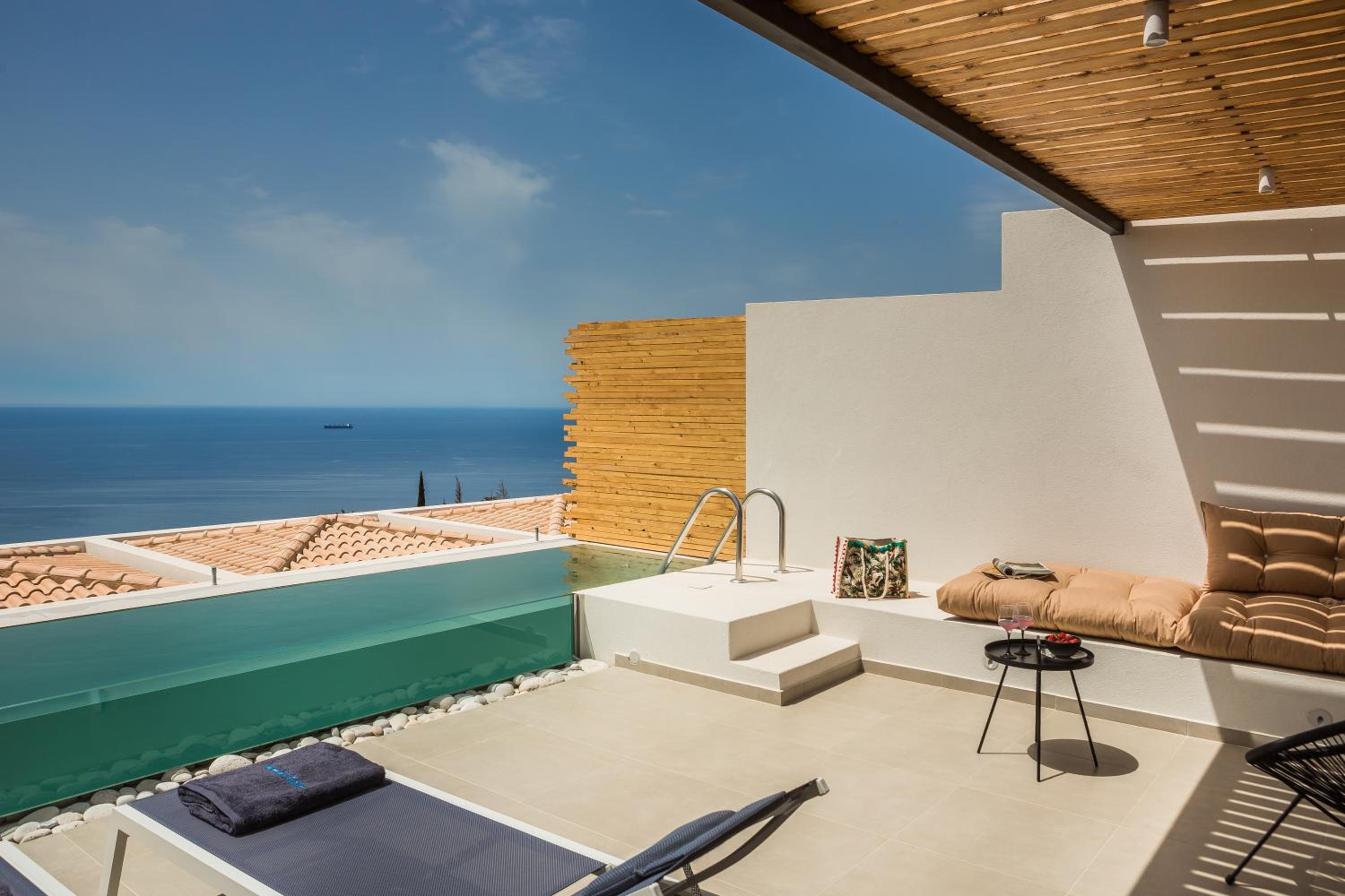 Suite with Private Pool - Photo 5